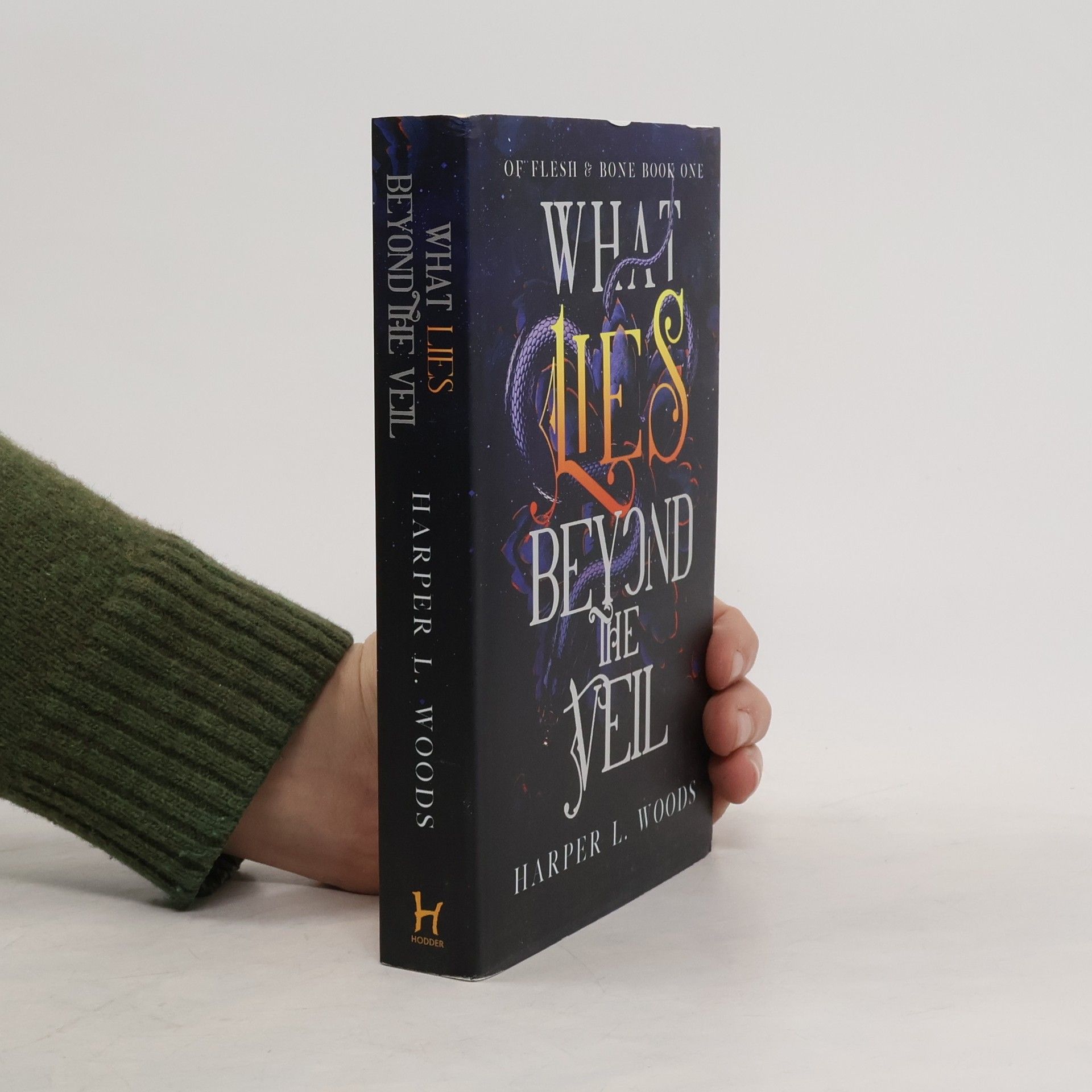 Harper L. Woods What Lies Beyond the Veil