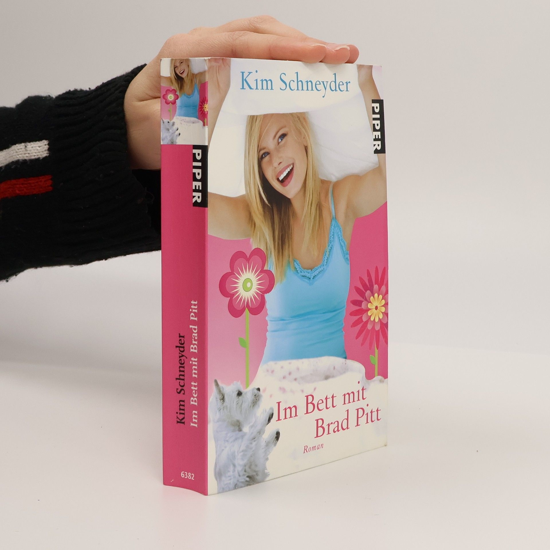 Kim Schneyder Im Bett mit Brad Pitt