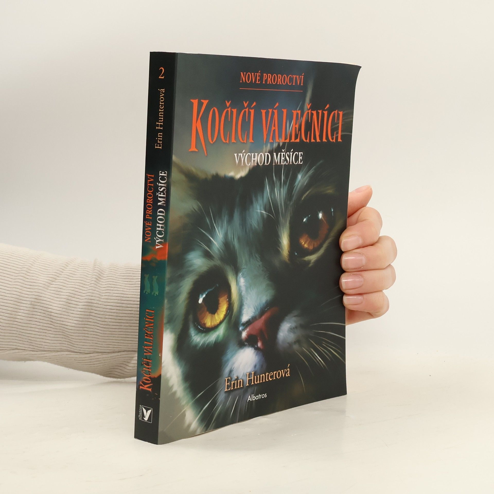 Erin Hunter Východ měsíce