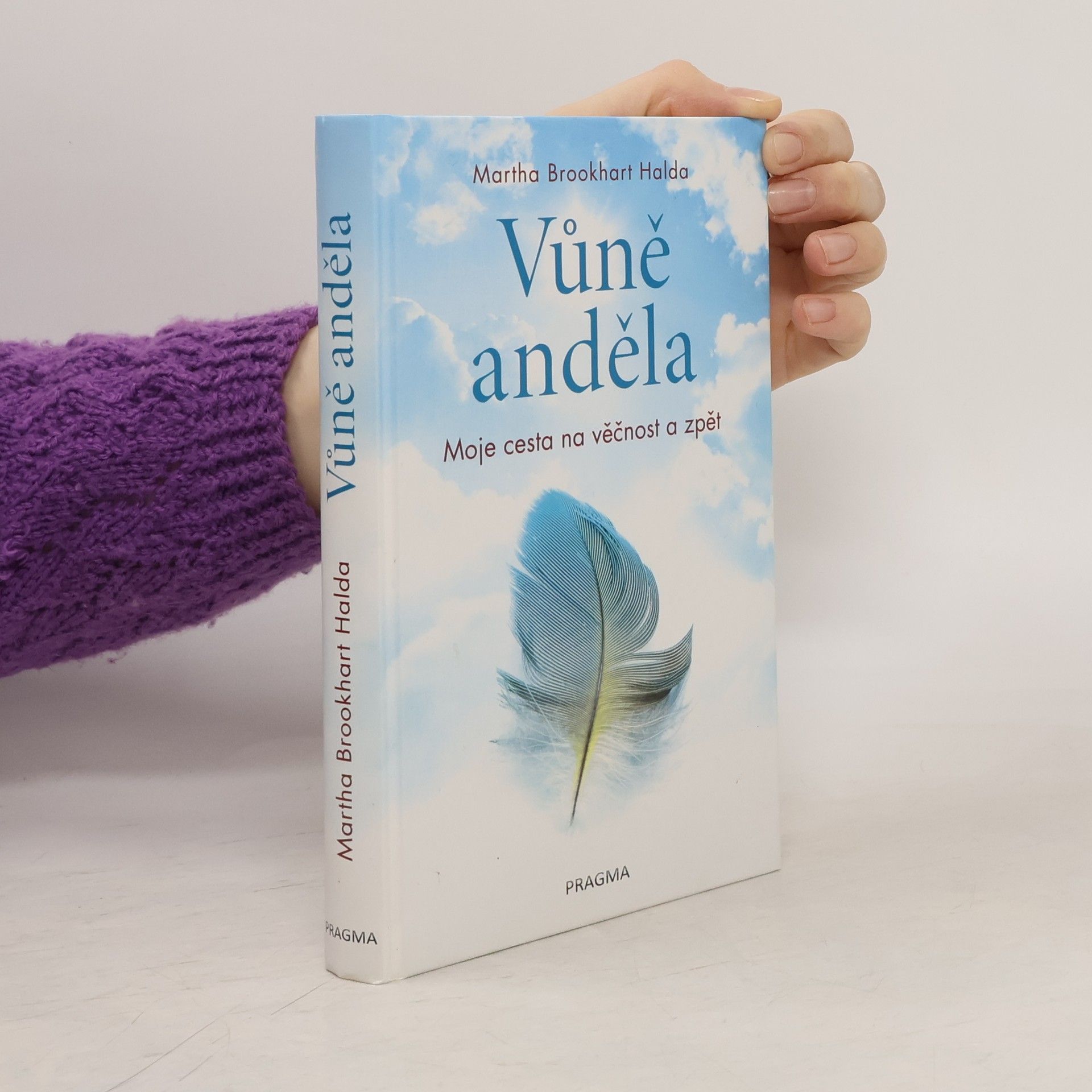 Martha Brookhart Halda Vůně anděla