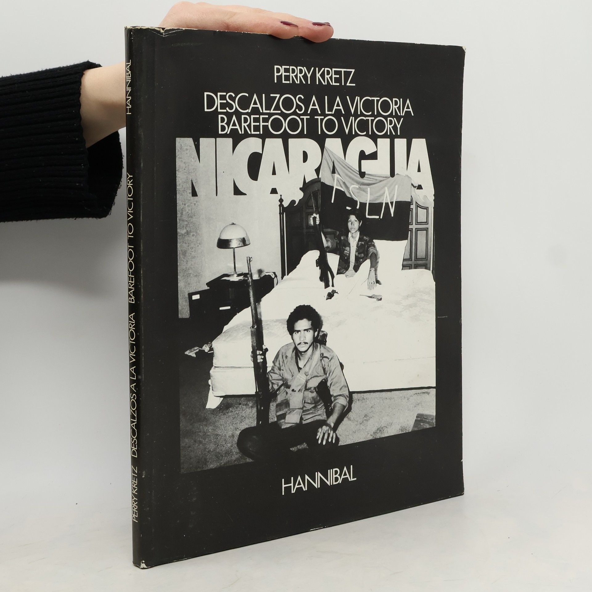 Perry Kretz Descalzos a la Victoria. Barefoot to Victory
