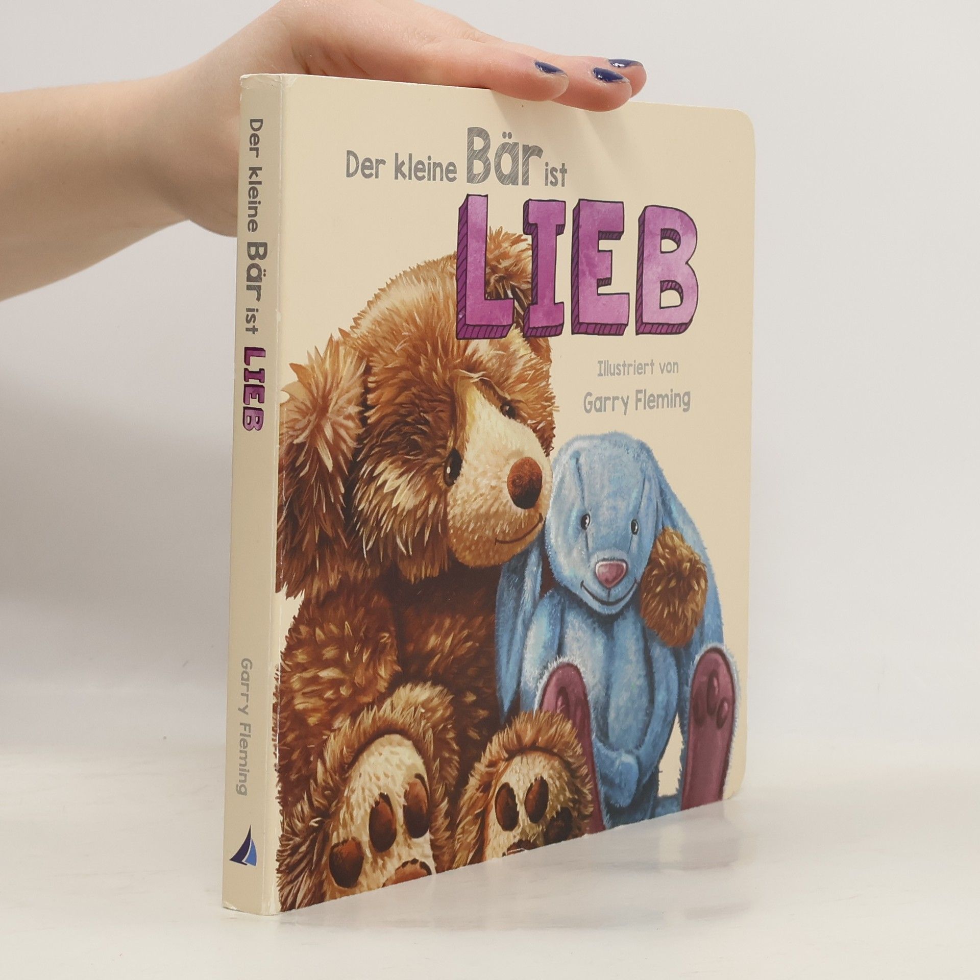 Der kleine Bär ist lieb