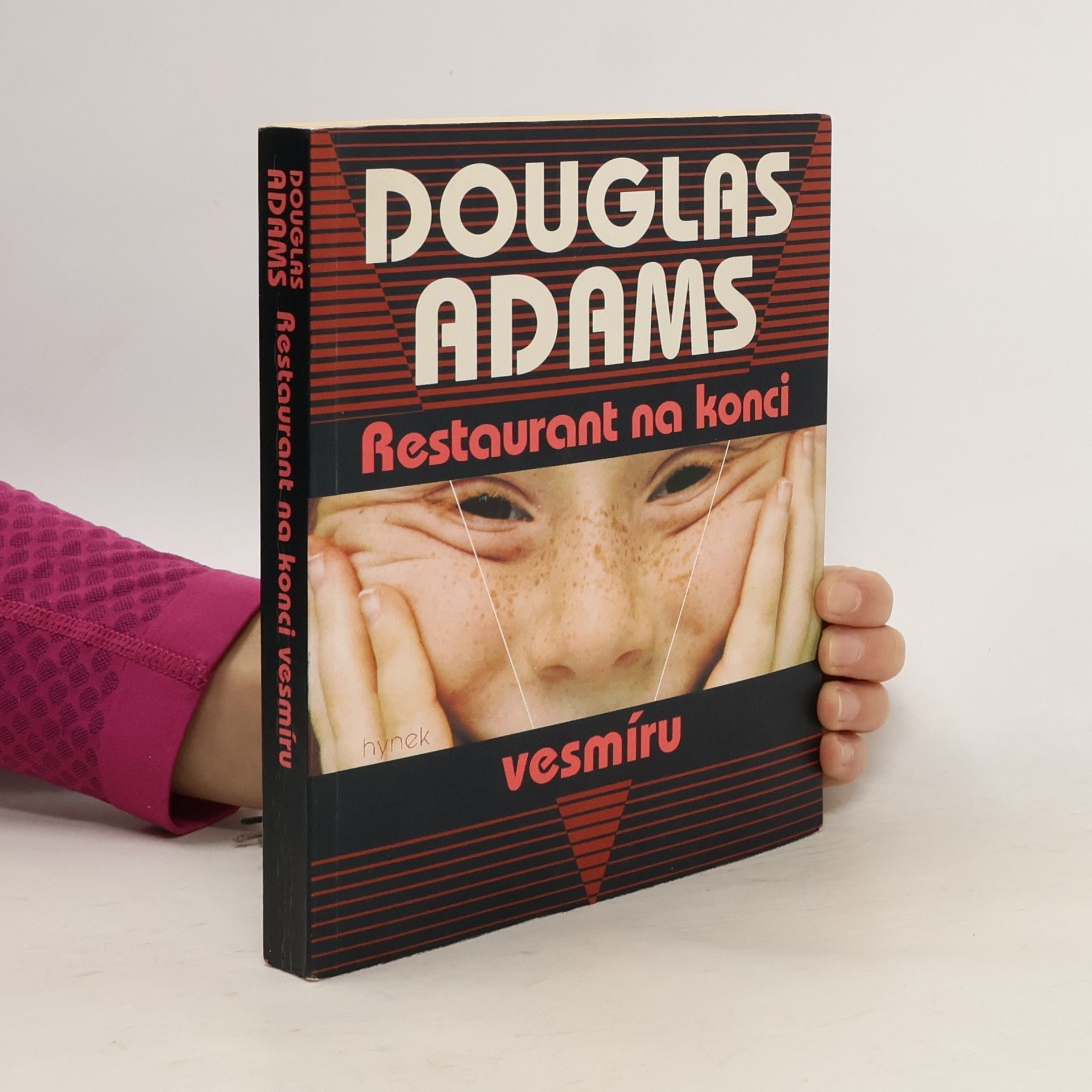 Douglas Adams Restaurant na konci vesmíru, Svazek 2.