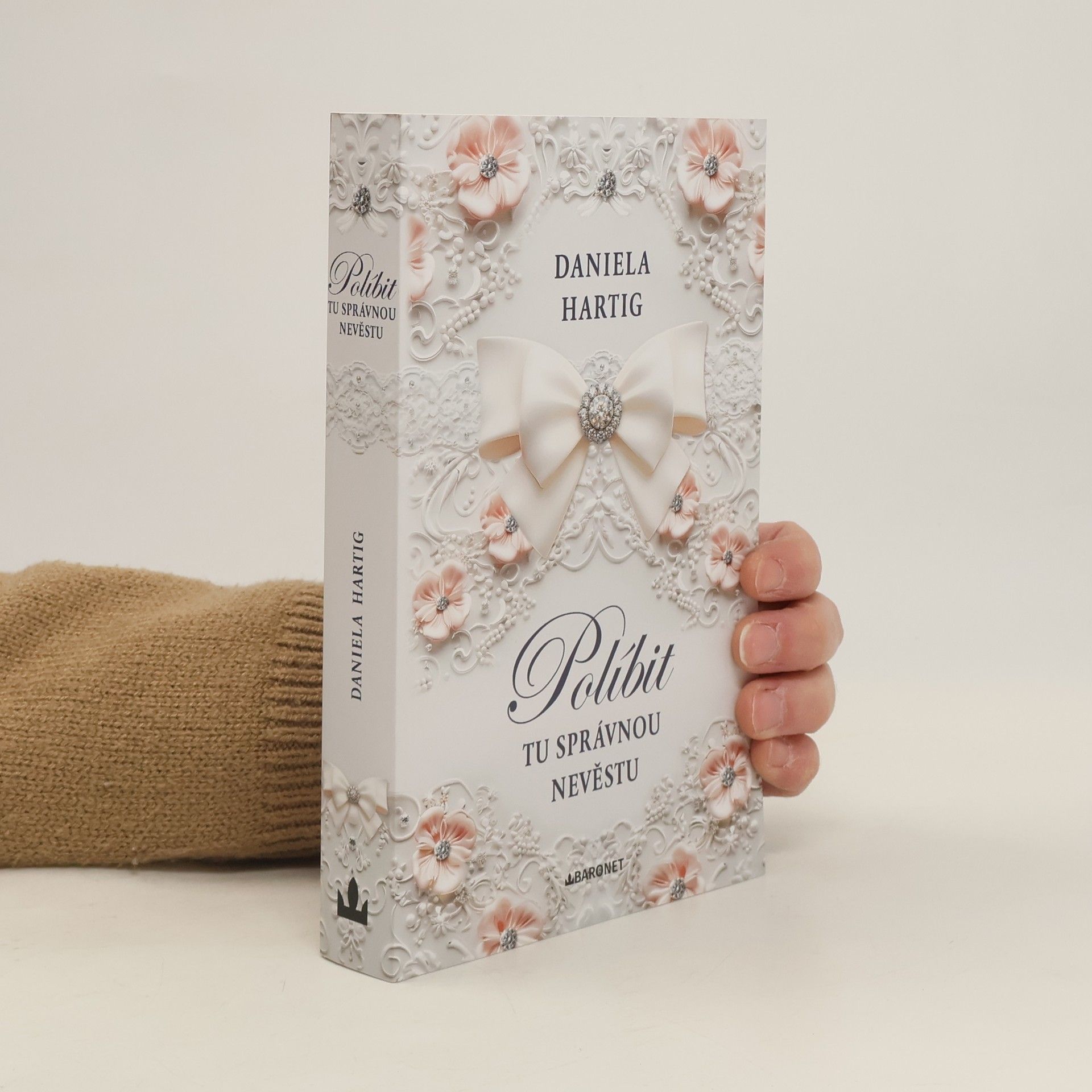 Daniela Hartig Políbit tu správnou nevěstu