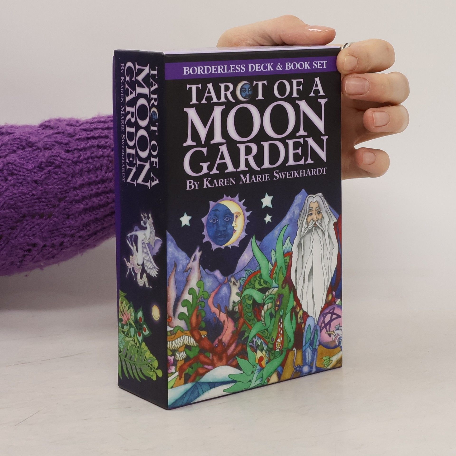 Borderless Tarot of a Moon Garden Deck & Book Set