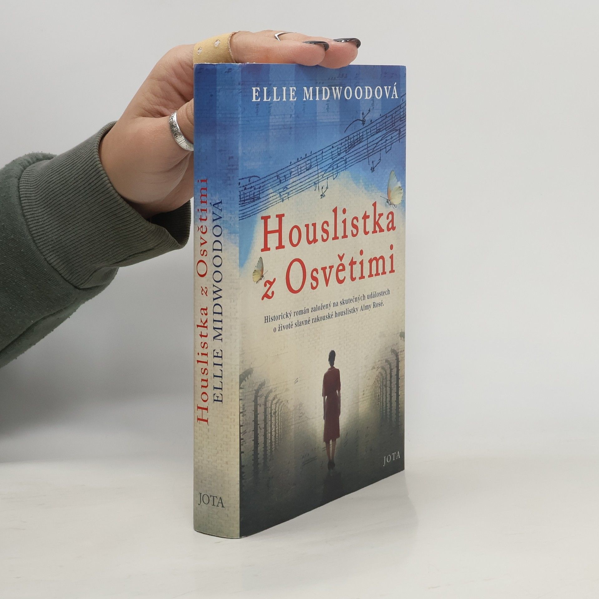 Ellie Midwood Houslistka z Osvětimi