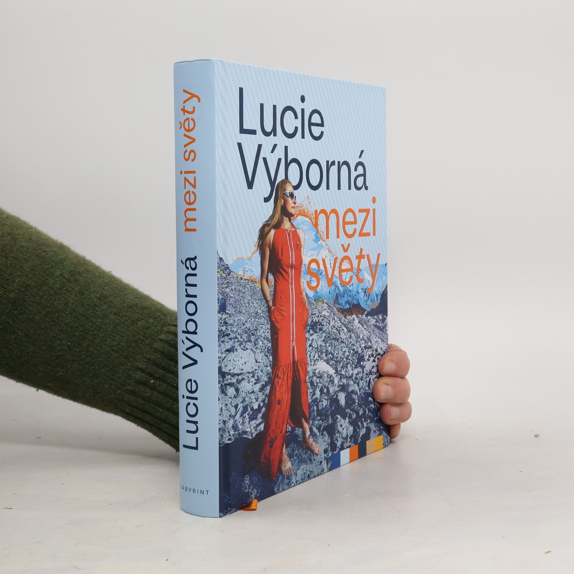 Lucie Výborná Mezi světy