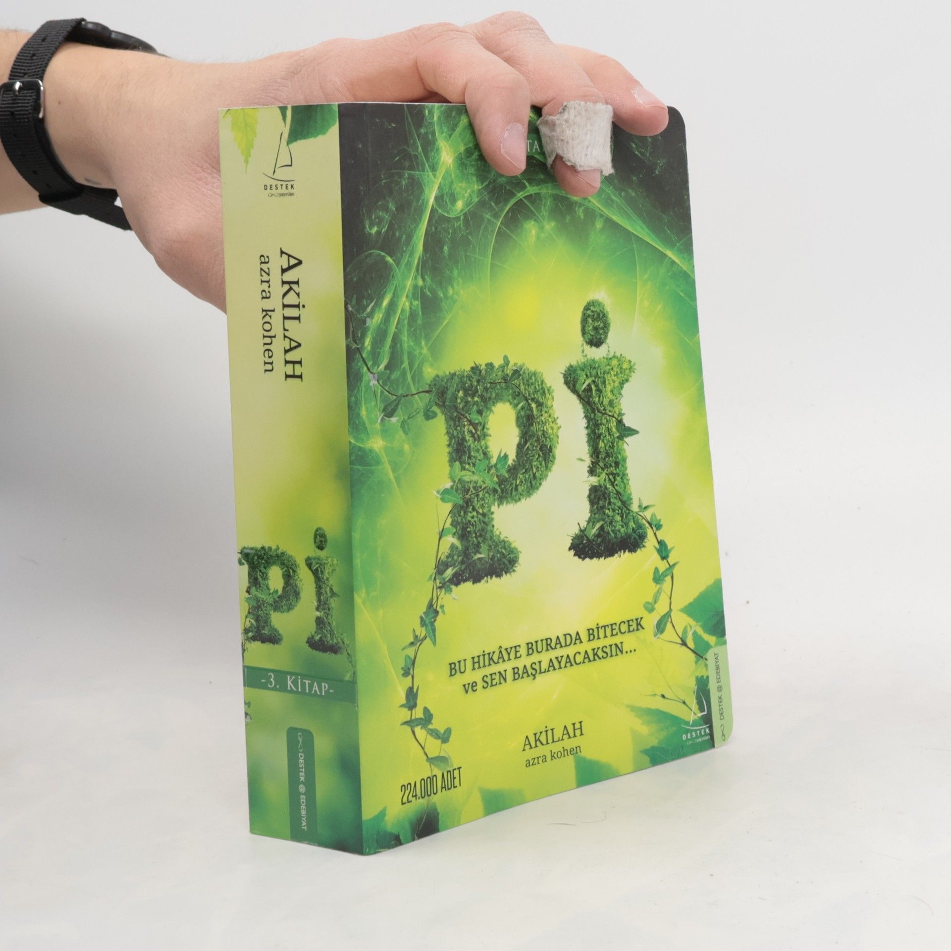 Akilah Azra Kohen Pi