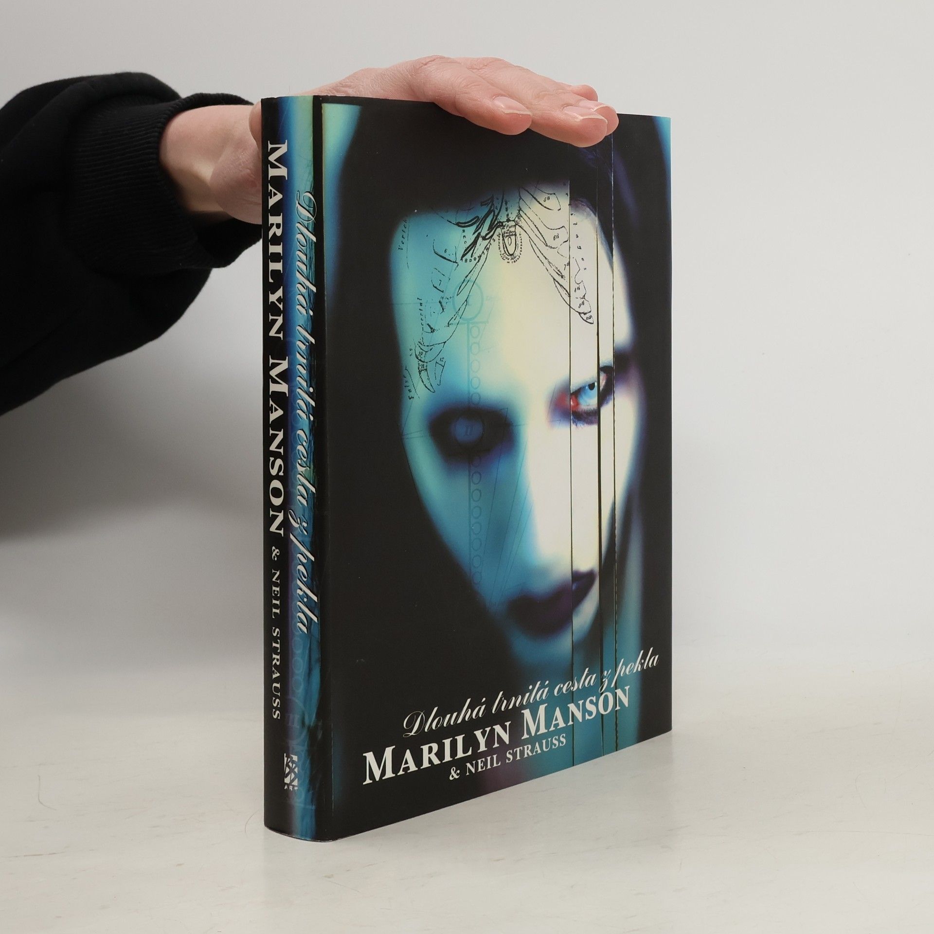 Marilyn Manson Dlouhá trnitá cesta z pekla