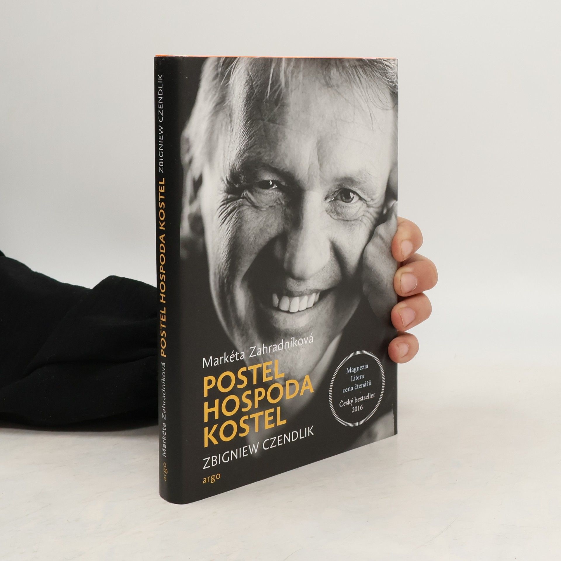 Zbigniew Czendlik Postel, hospoda, kostel