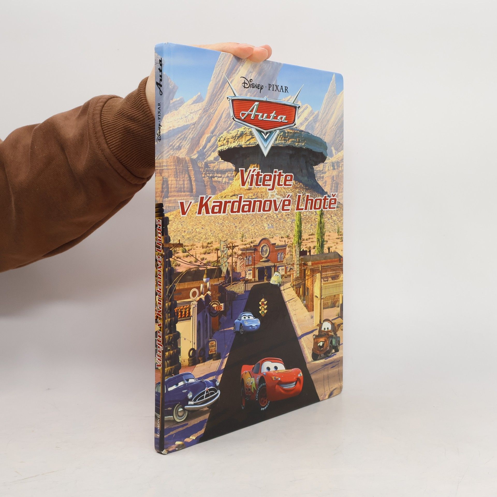 Auta. Vítejte v Kardanové Lhotě