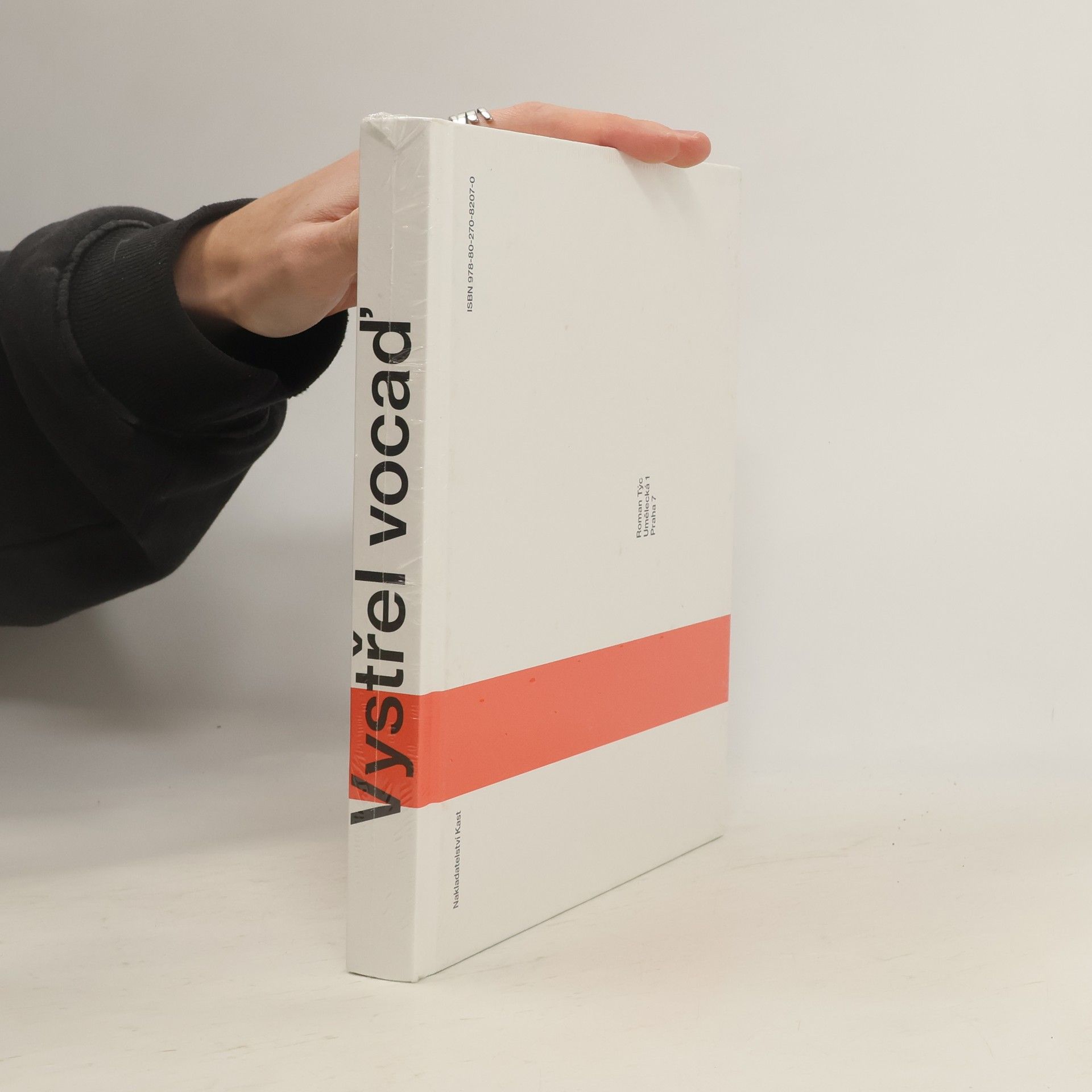 Roman Týc Vystřel vocaď