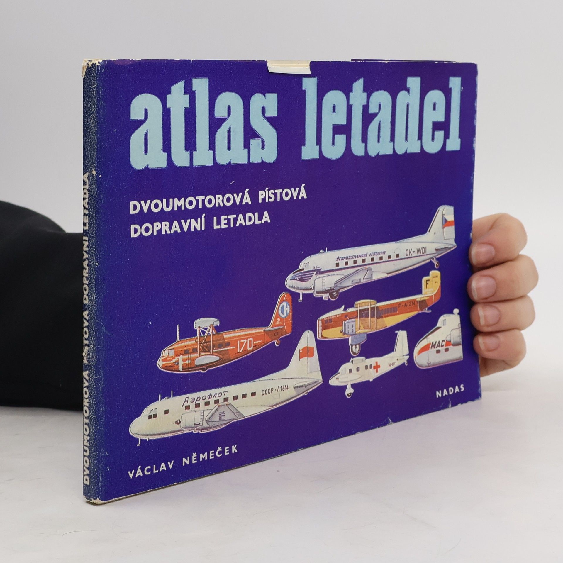 Atlas letadel. Dvoumotorová pístová dopravní letadla