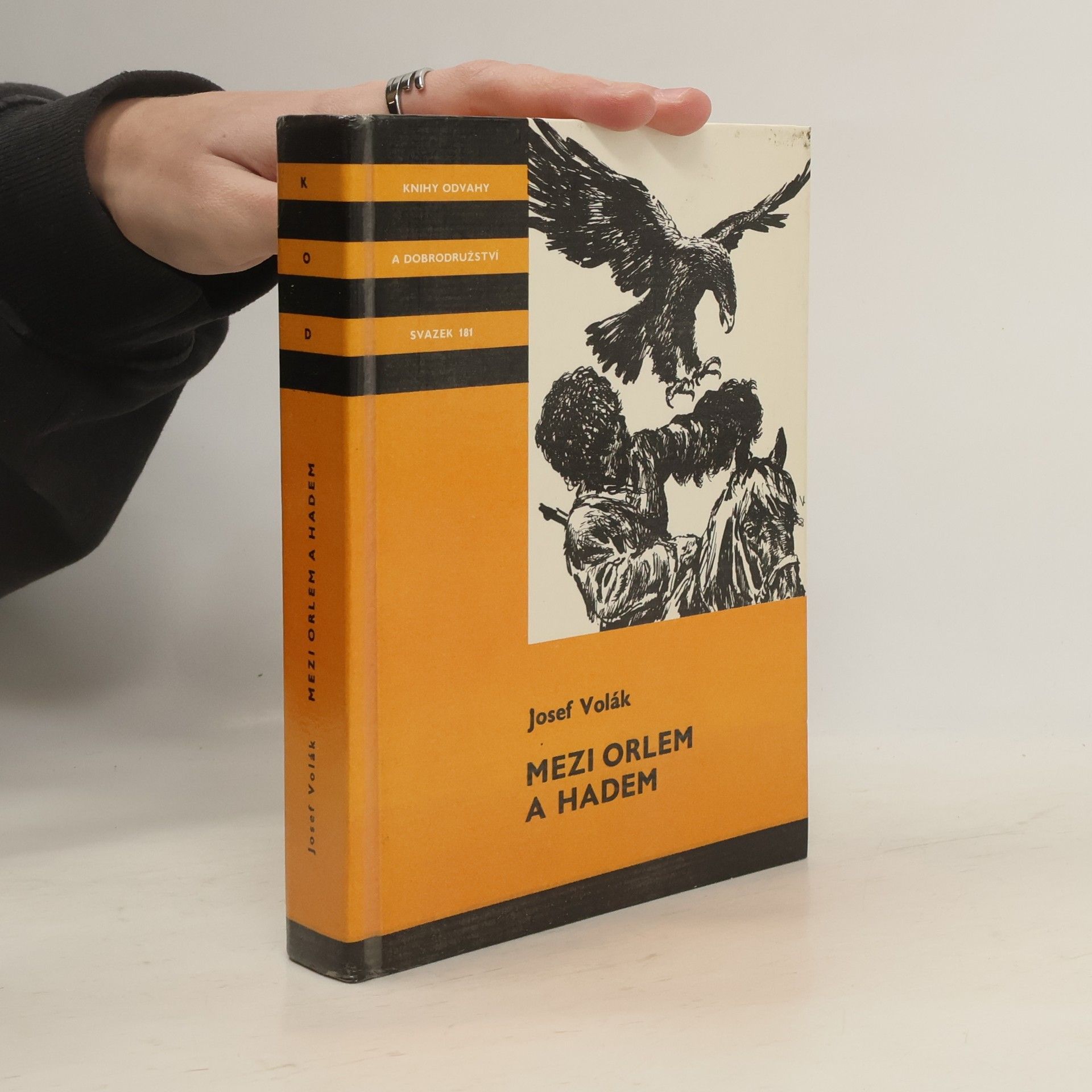 Josef Volák Mezi orlem a hadem