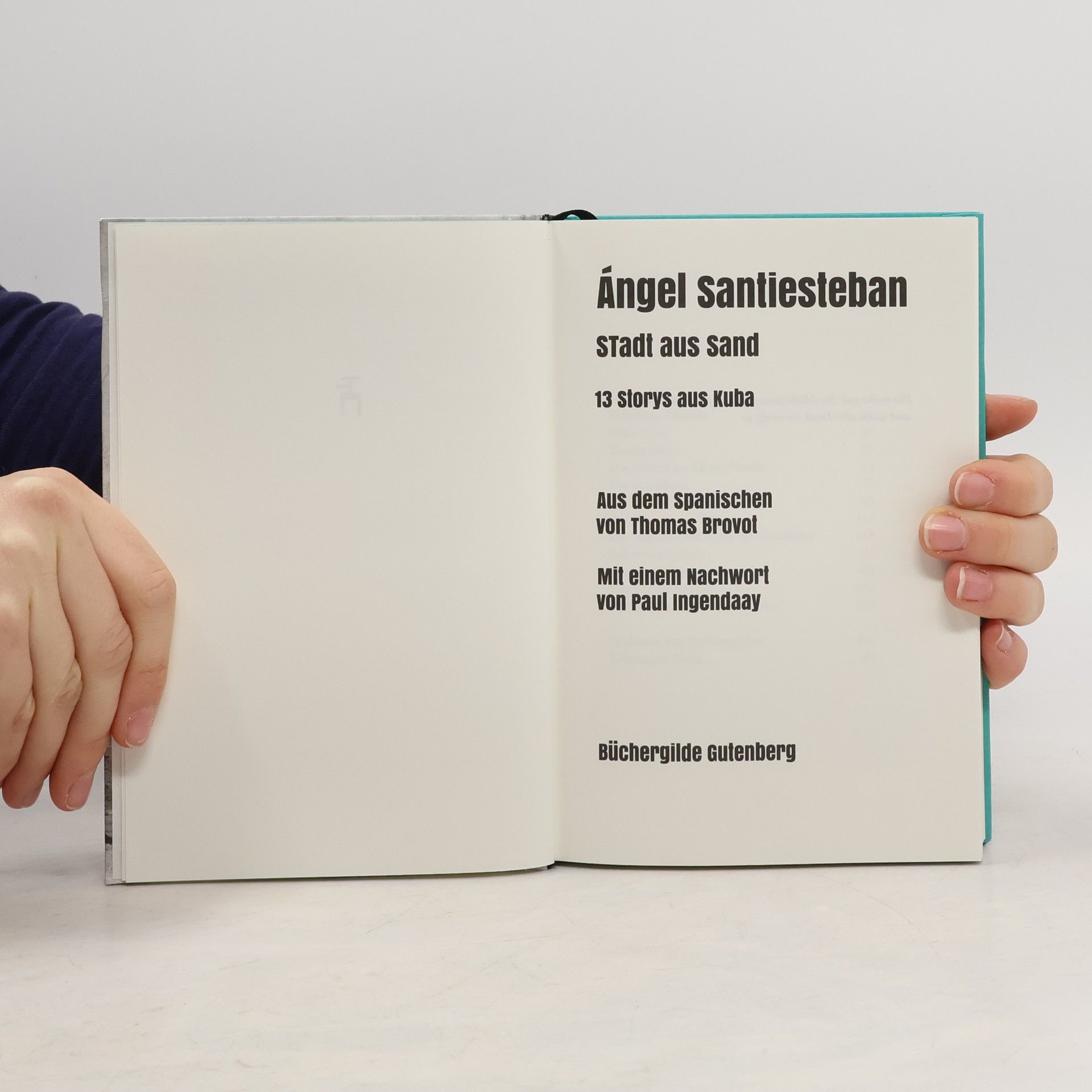 kolektiv Ángel Santiesteban Stadt aus sand