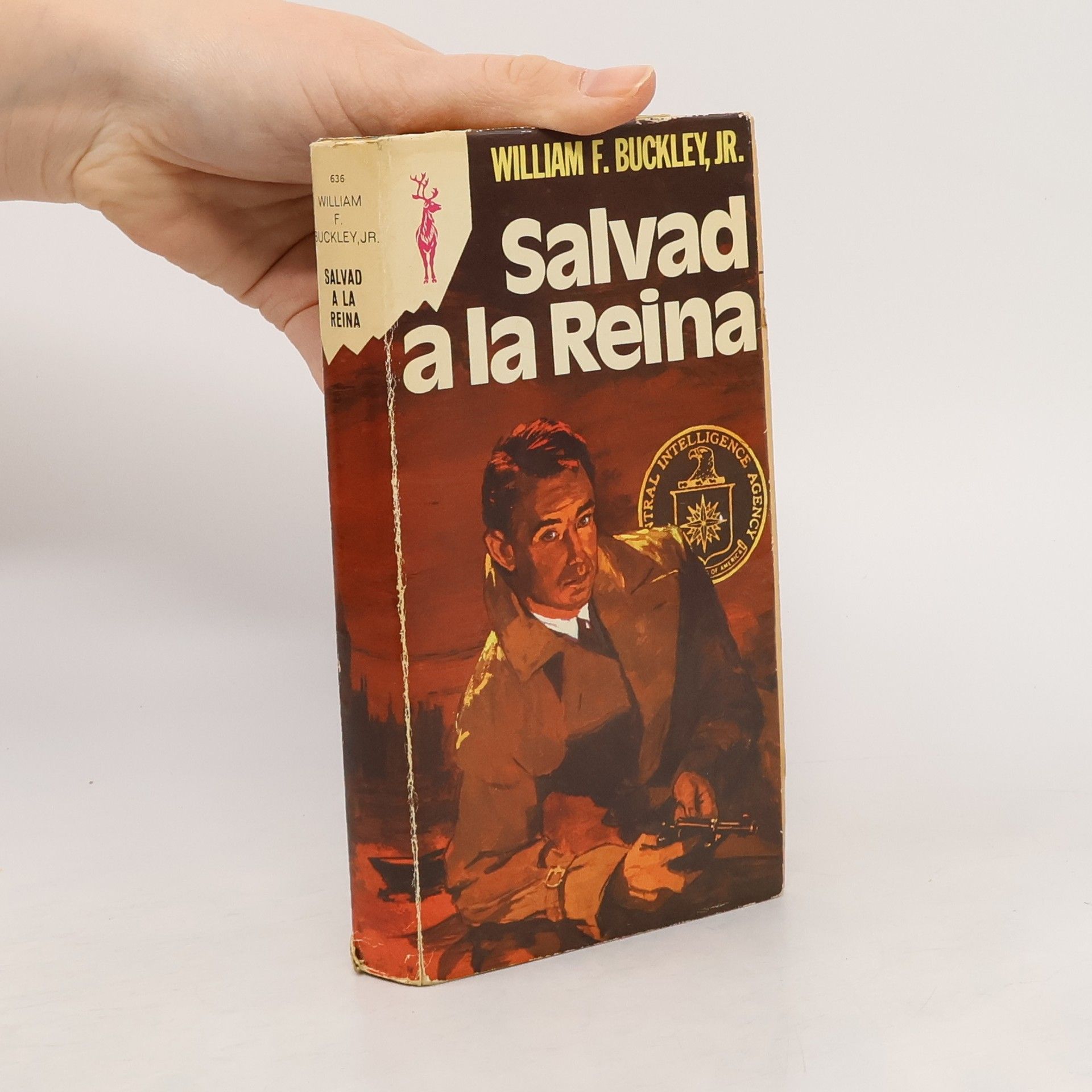 William F. Buckley Jr. Salvad a la reina