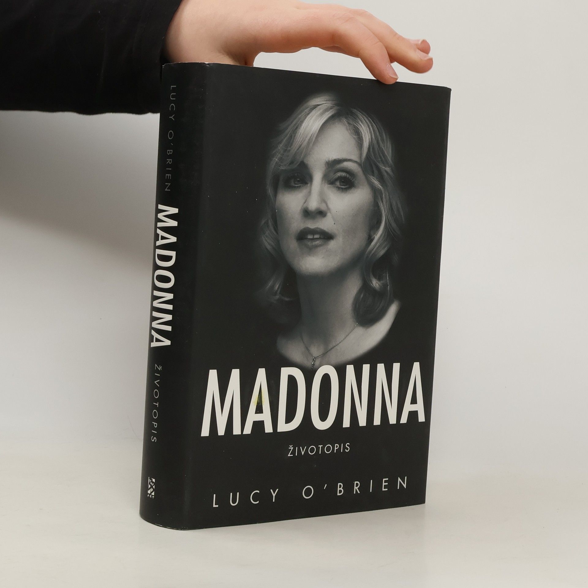Lucy OBrien Madonna. Životopis