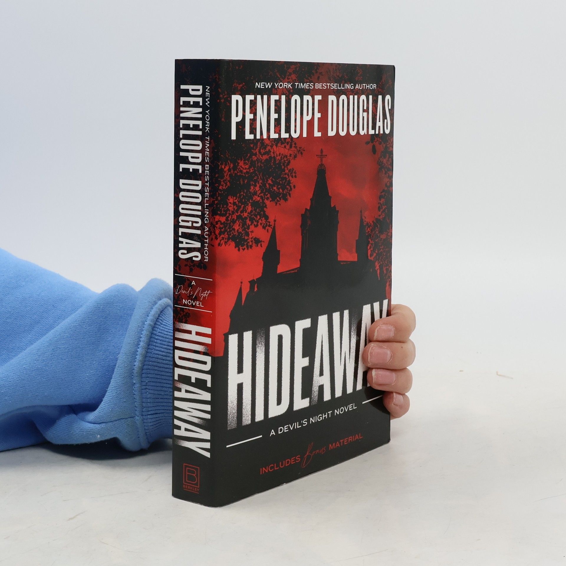 Penelope Douglas Hideaway