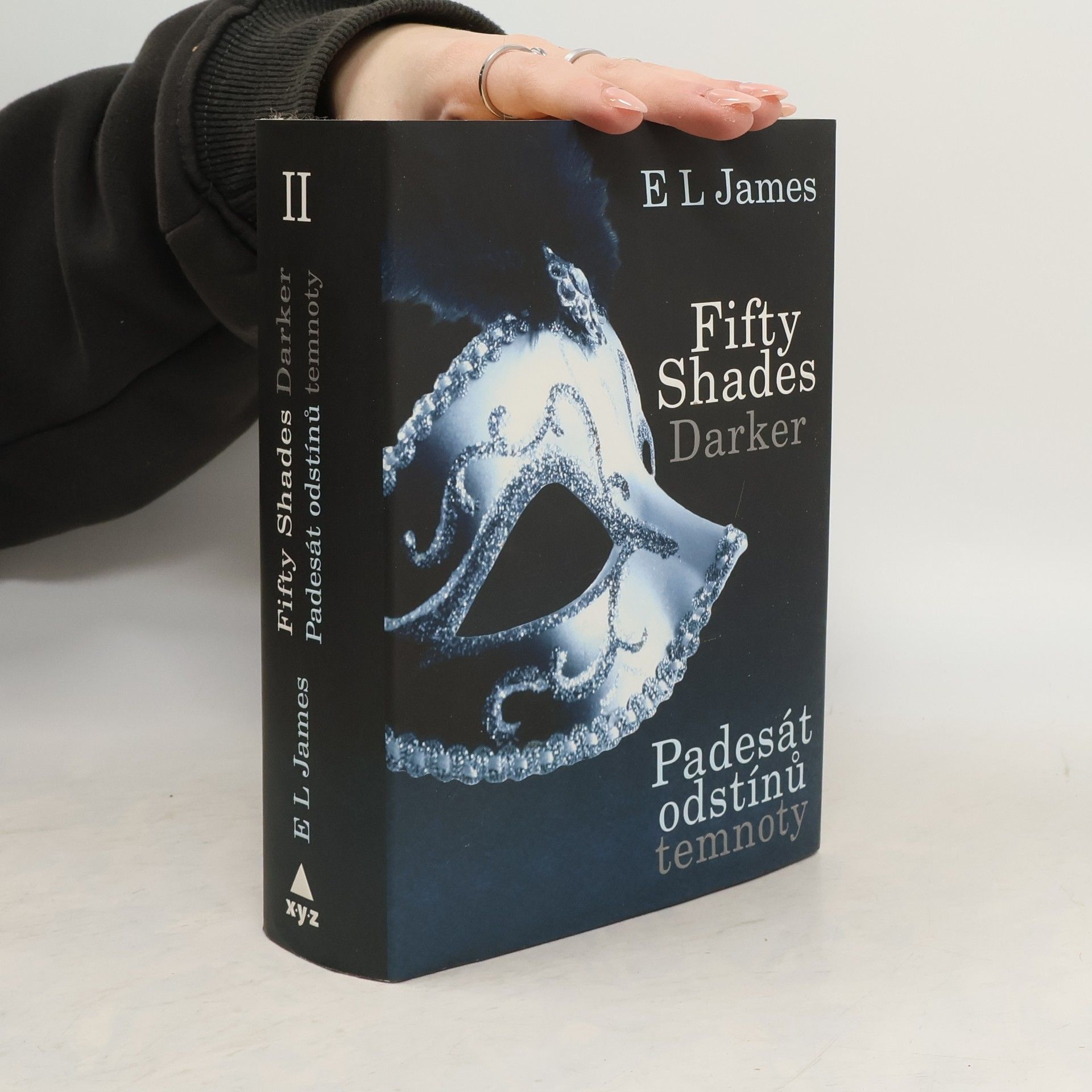 E L James Padesát odstínů temnoty