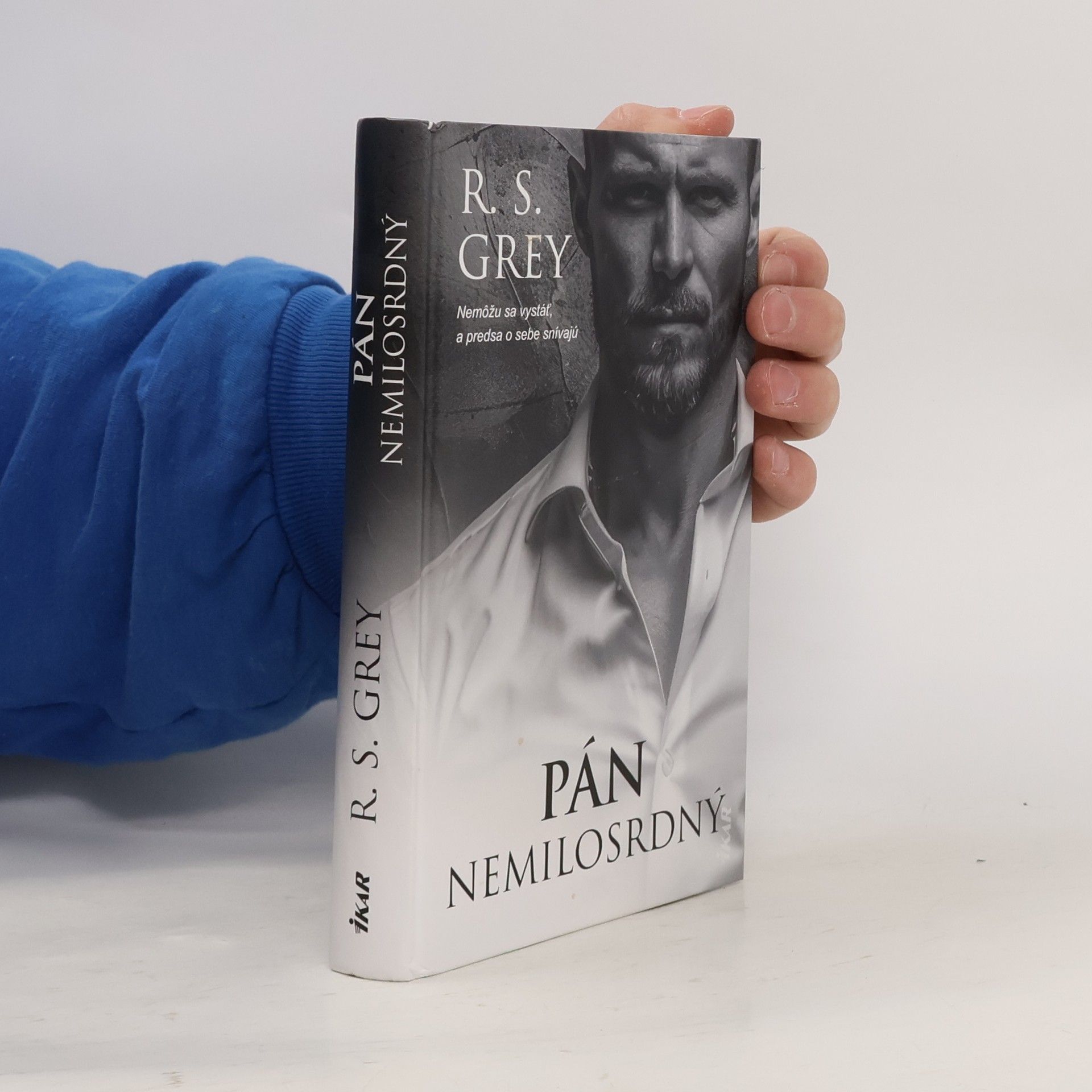 R. S. Grey Pán Nemilosrdný