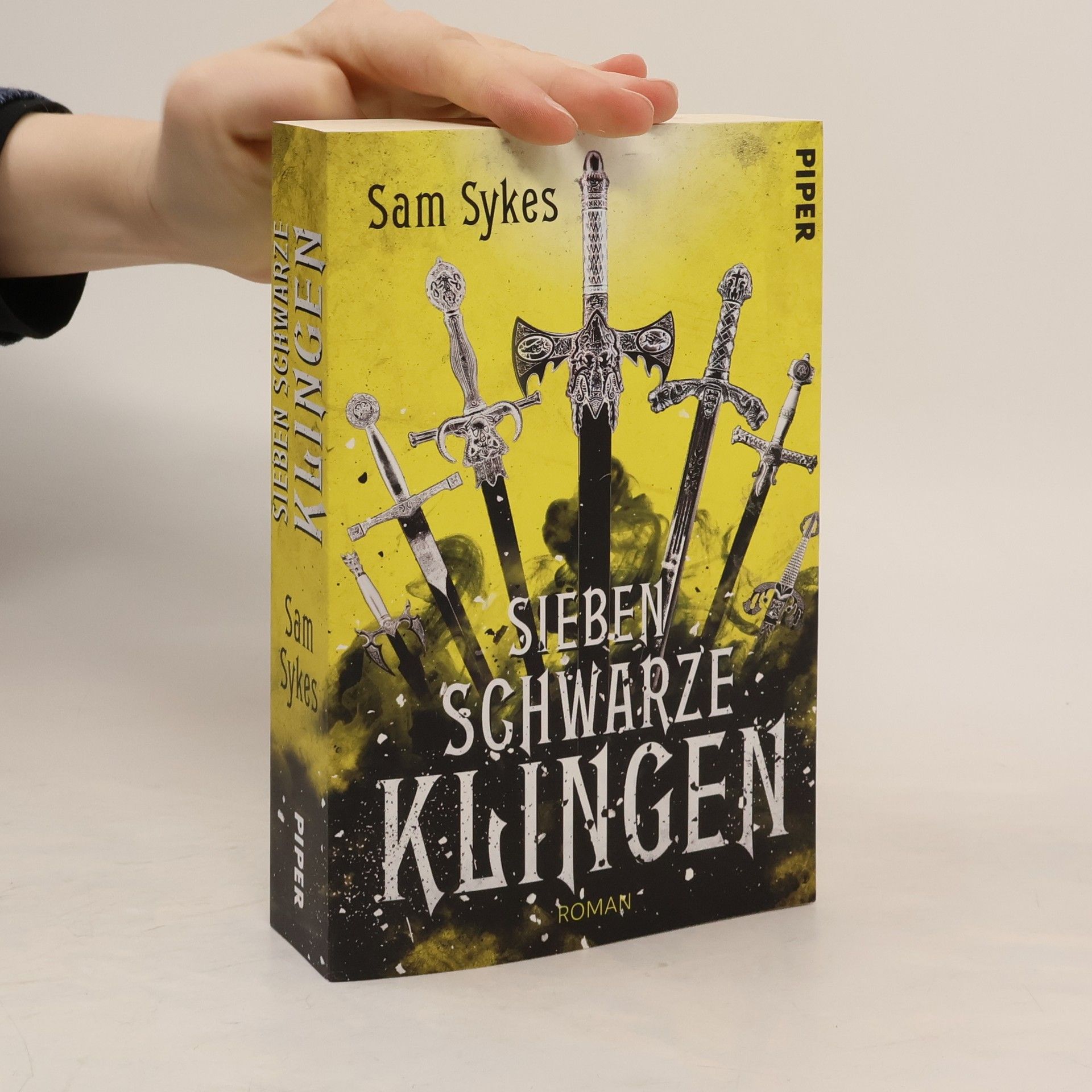 Sieben schwarze Klingen