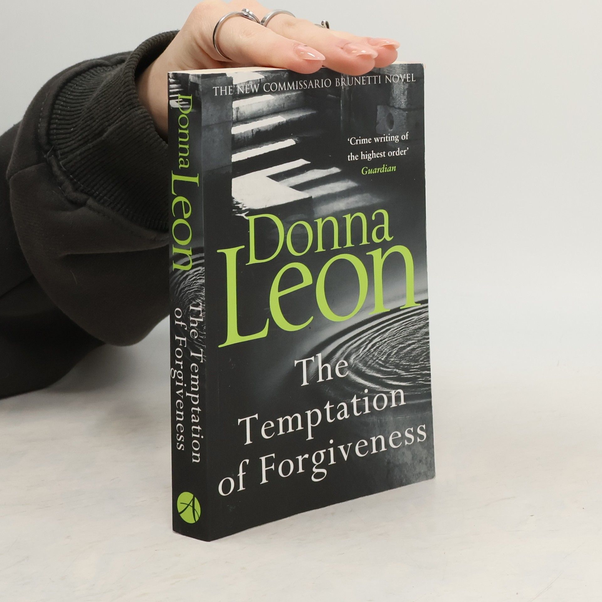 Donna Leon The Temptation of Forgiveness