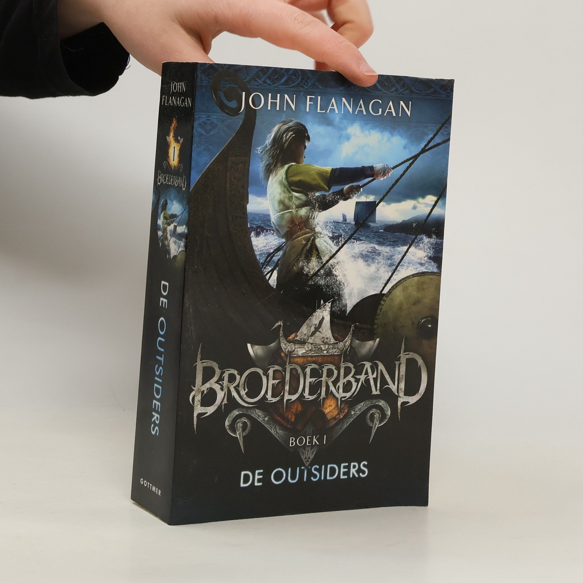 John Flanagan De Outsiders. Broederband boek 1