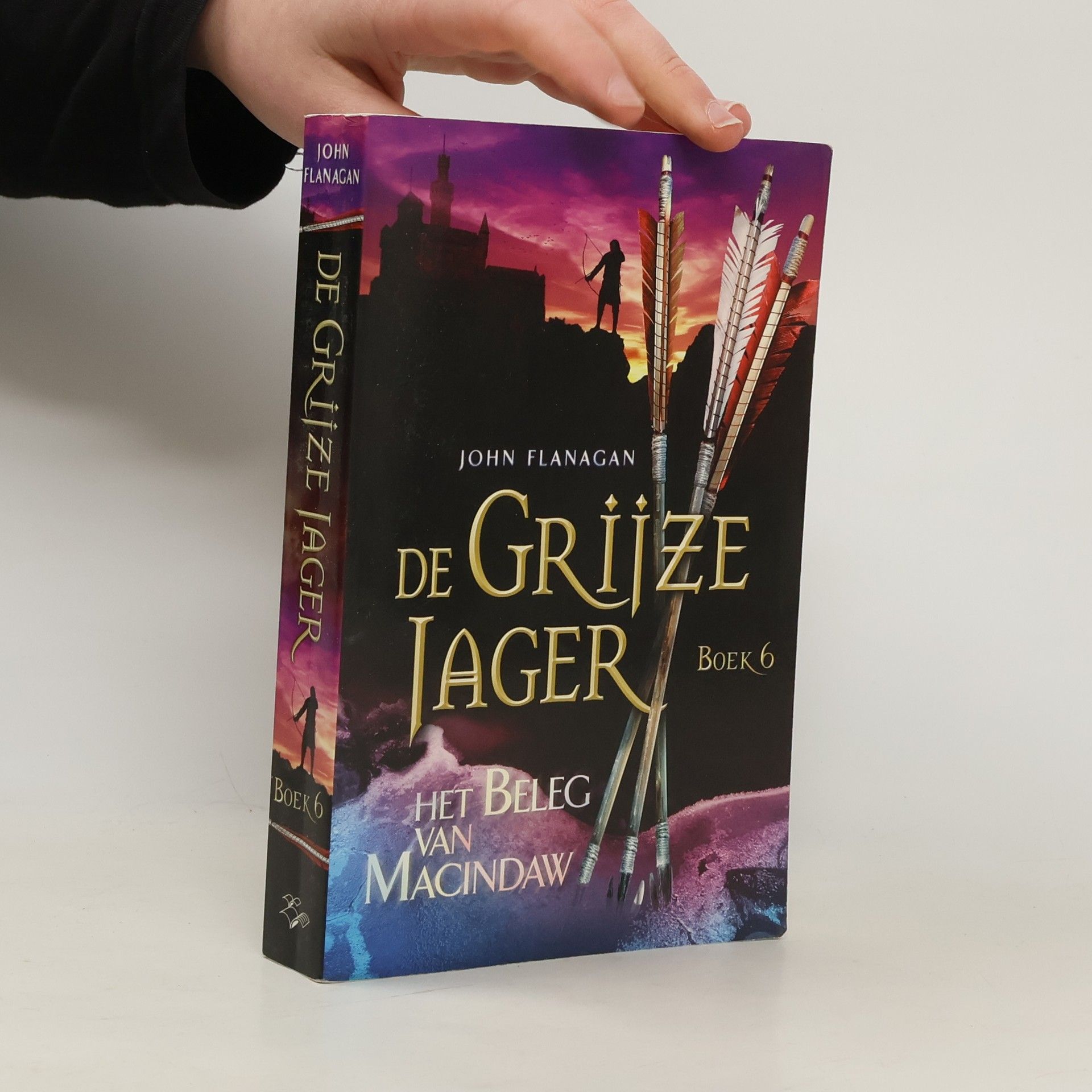 John Flanagan De grijze jager - 6: Het beleg van Macindaw