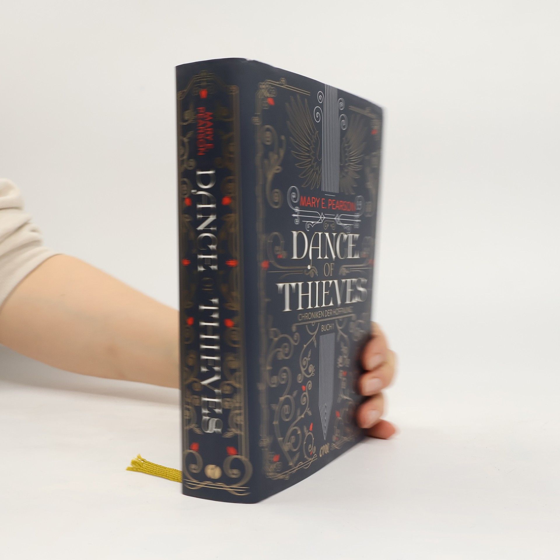 Mary E. Pearson Dance of Thieves 1