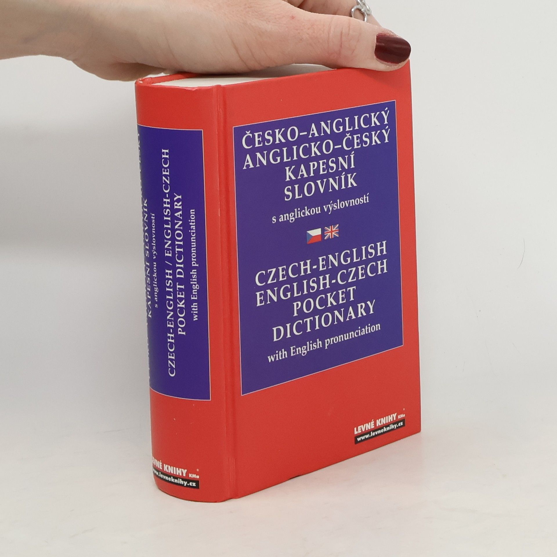 Věra Hegerová Česko-anglický, anglicko-český kapesní slovník s anglickou výslovností