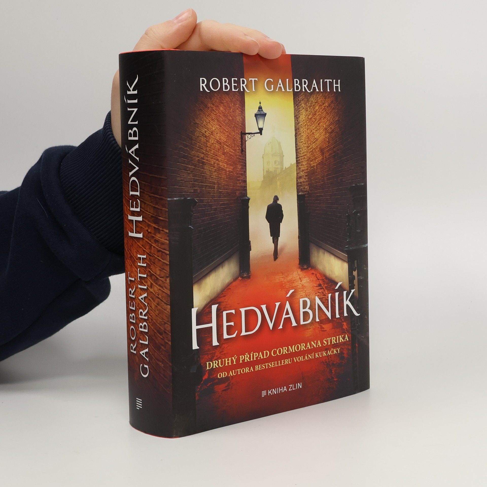 Robert Galbraith Hedvábník