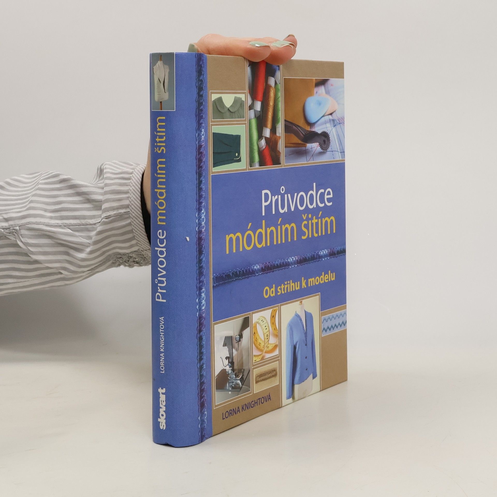 Průvodce módním šitím: Od střihu k modelu