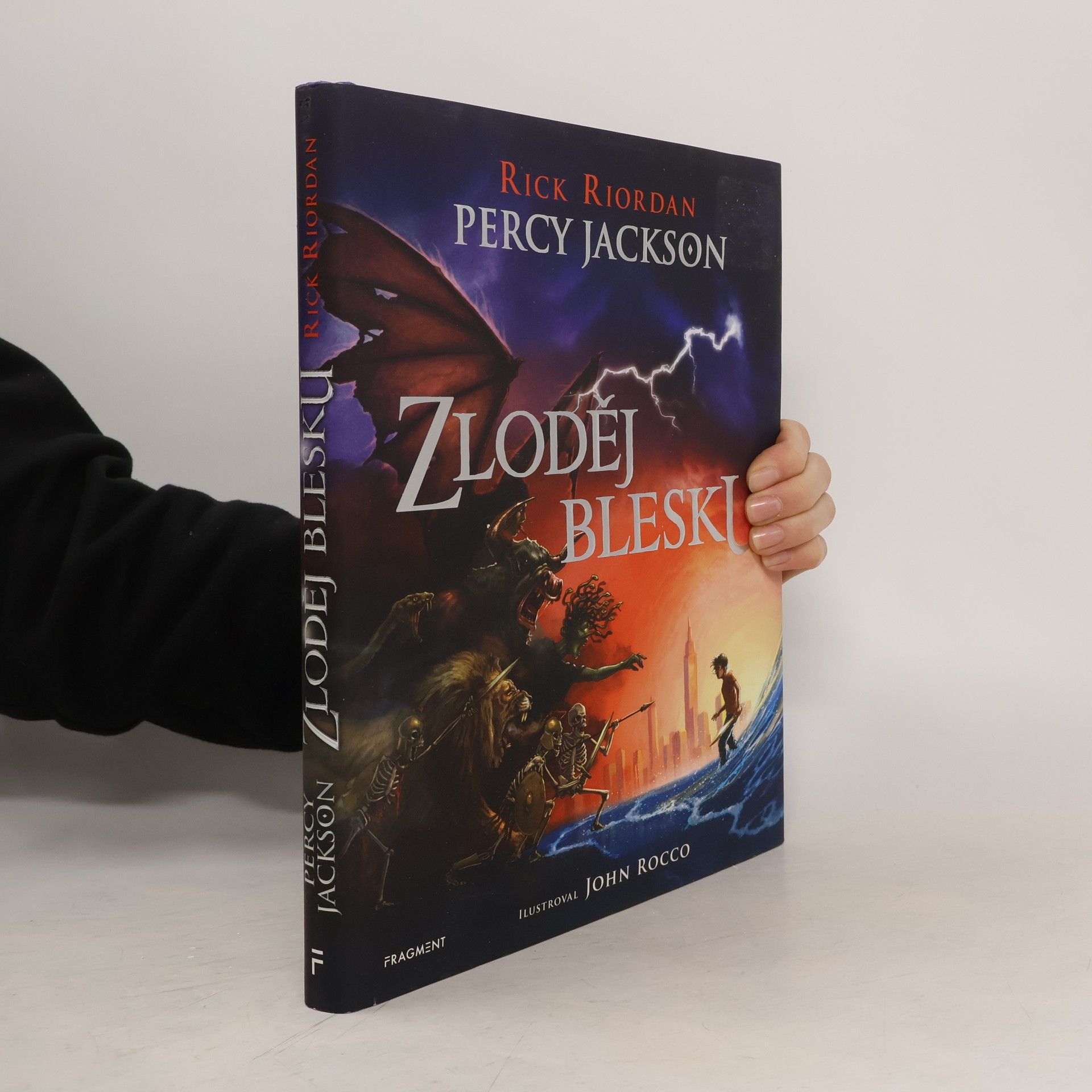 Rick Riordan Percy Jackson. Zloděj blesku