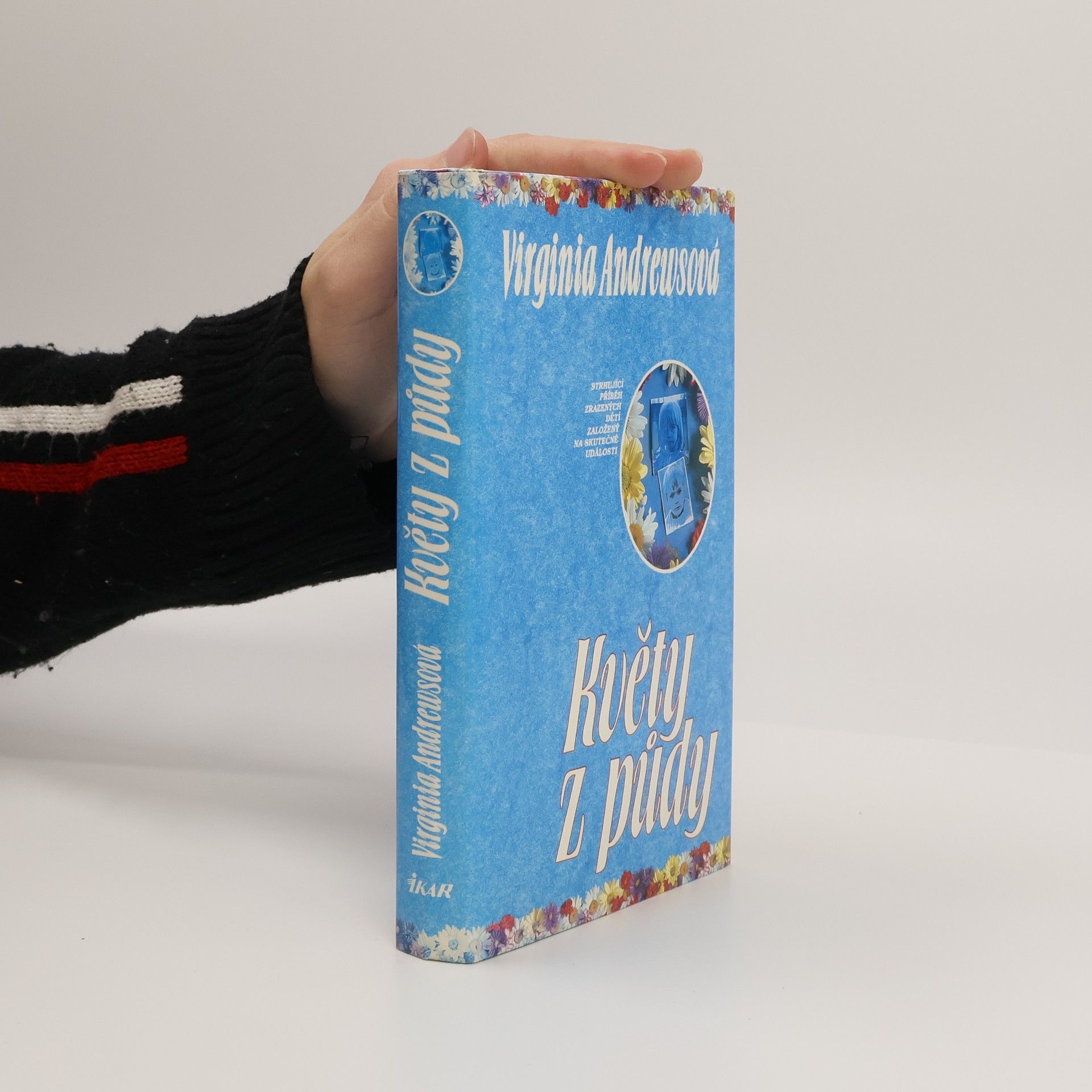 Virginia Cleo Andrews Květy z půdy