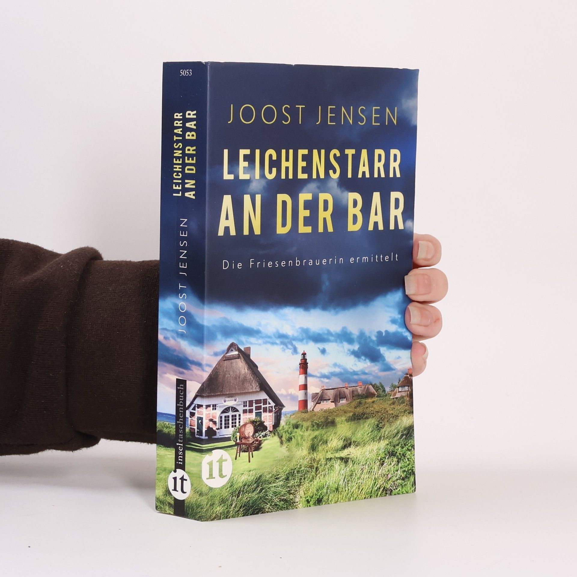 Joost Jensen Leichenstarr an der Bar