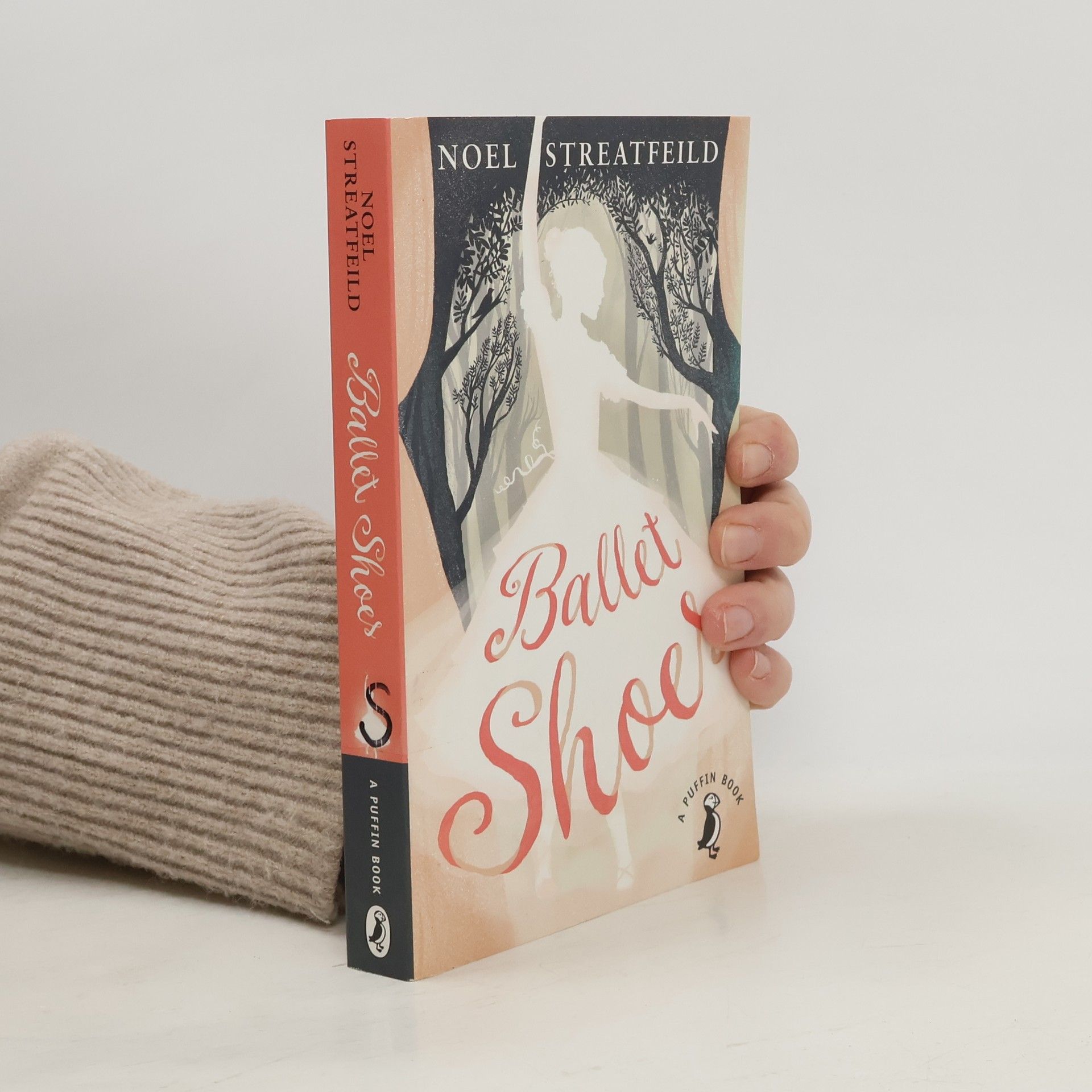 Noel Streatfeild Ballet Shoes