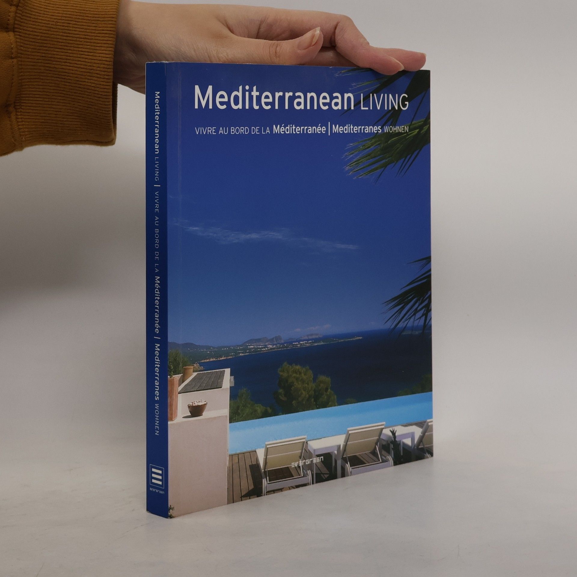 Simone Schleifer Mediterranean living