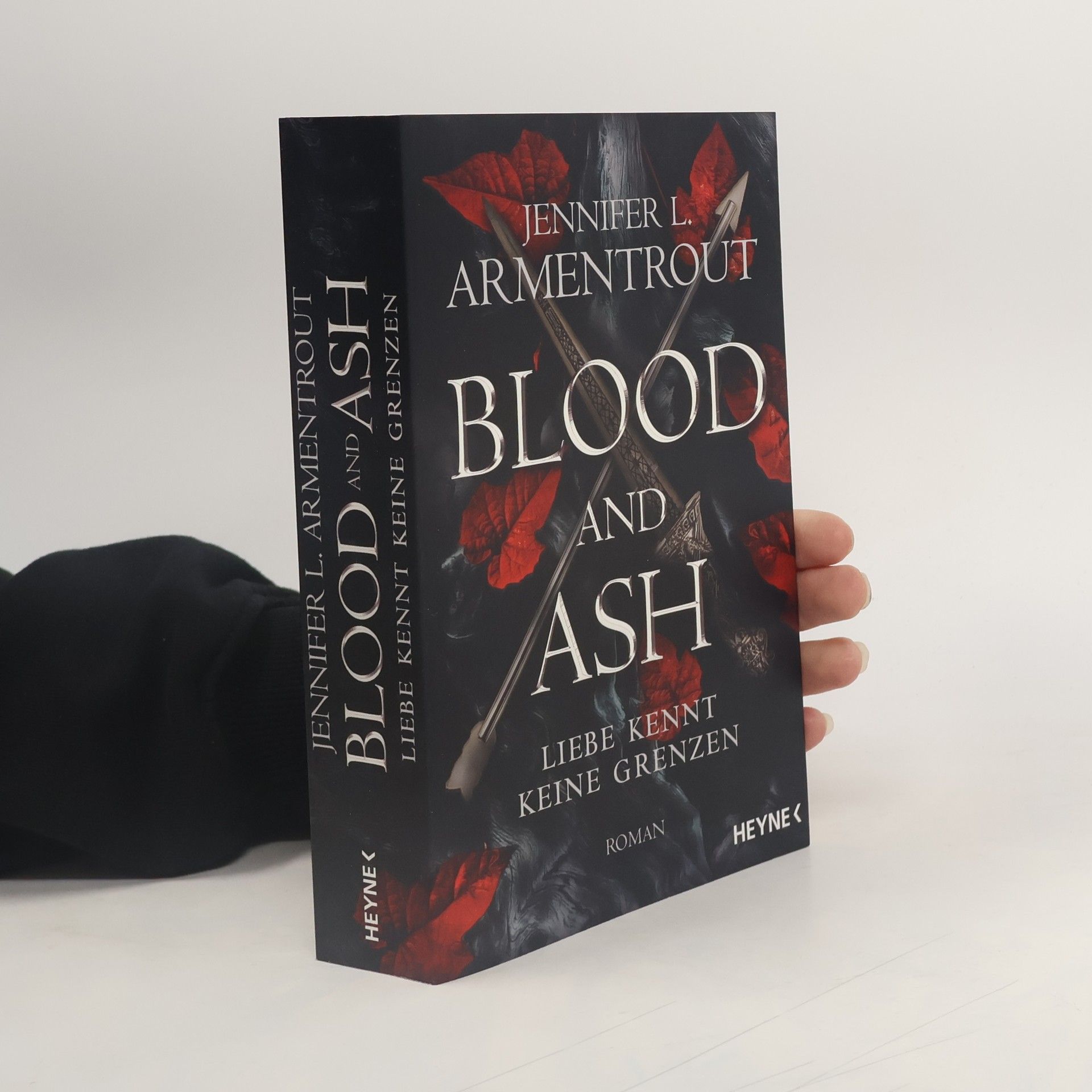Jennifer Armentrout Blood and Ash