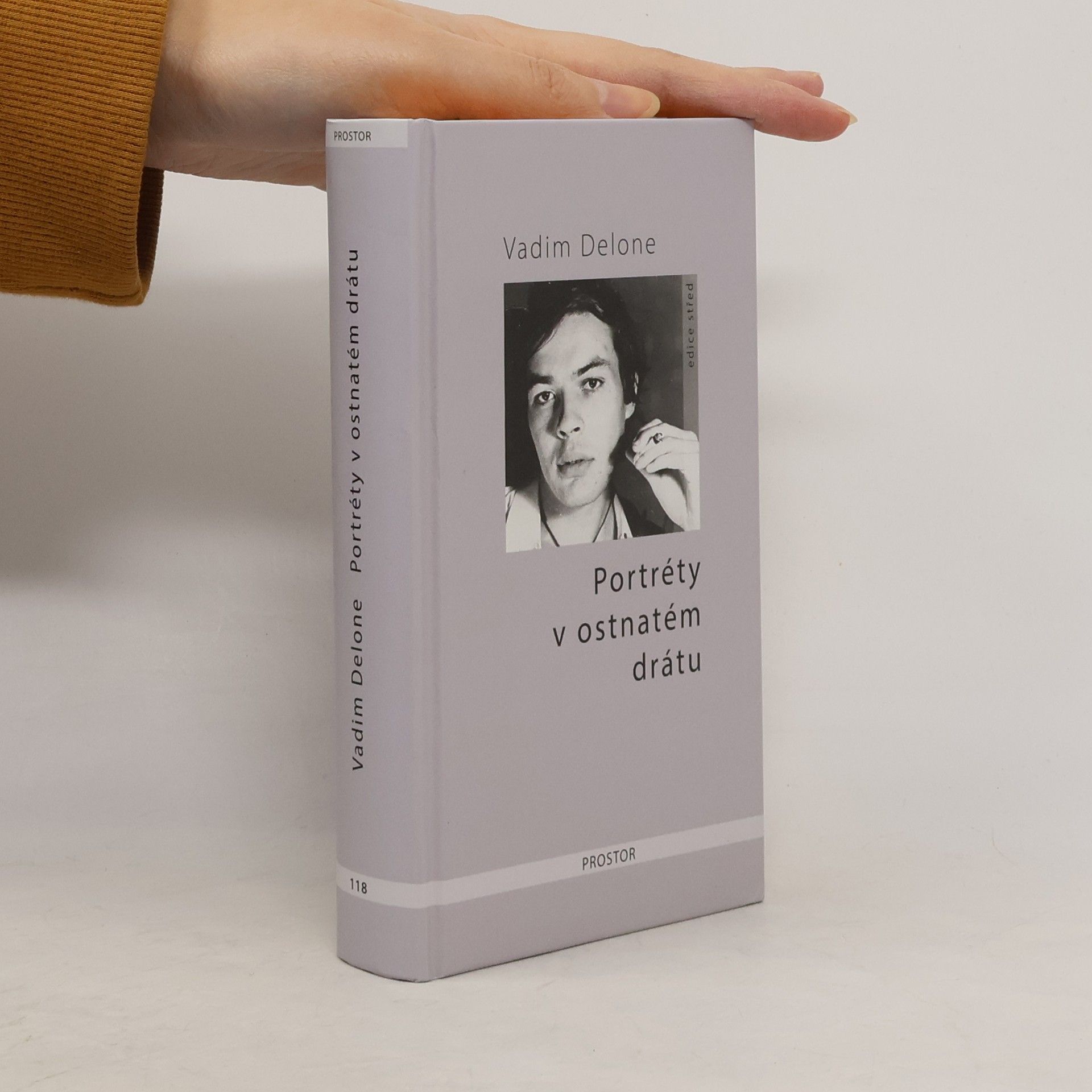Vadim Delone Portréty v ostnatém drátu