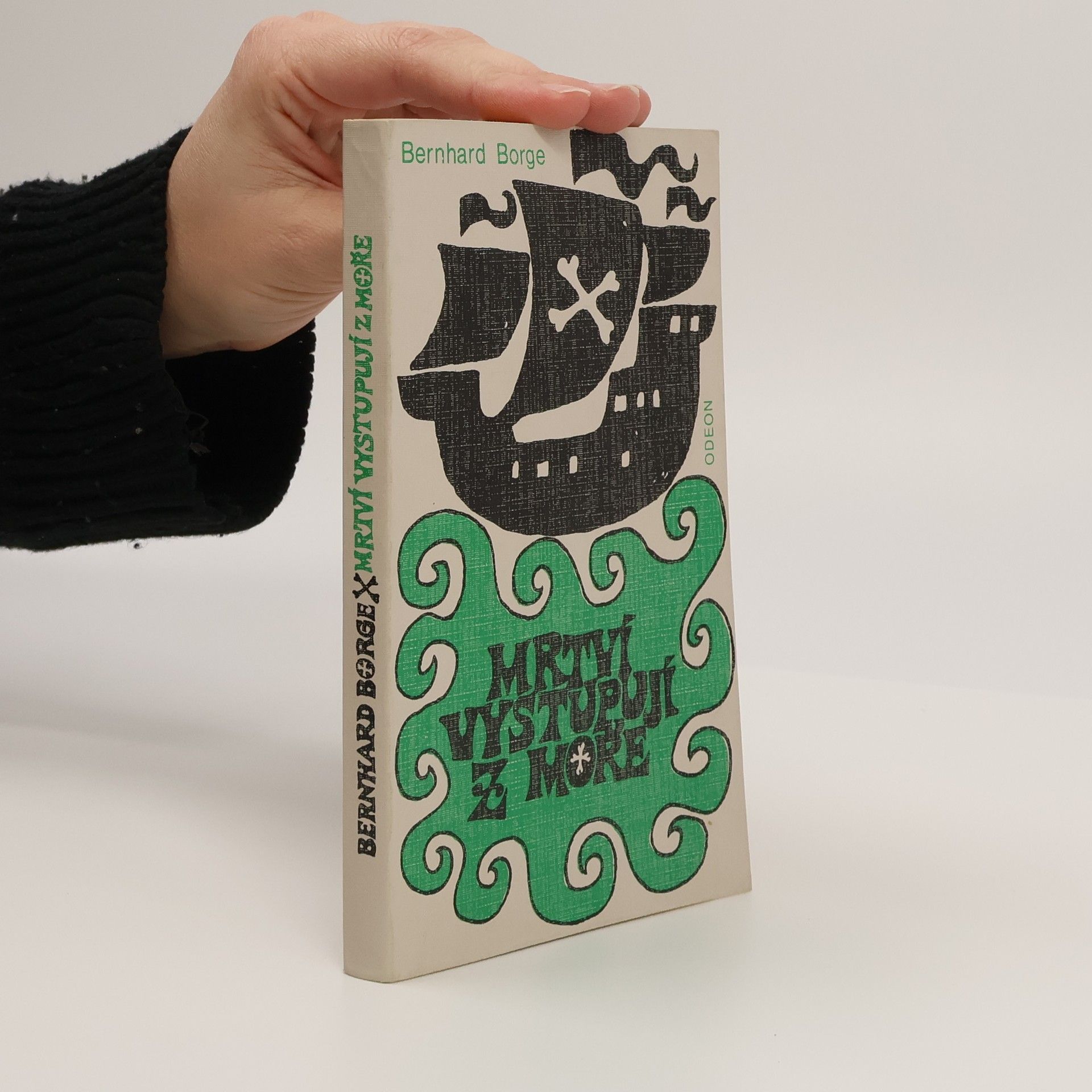 Mrtví vystupují z moře