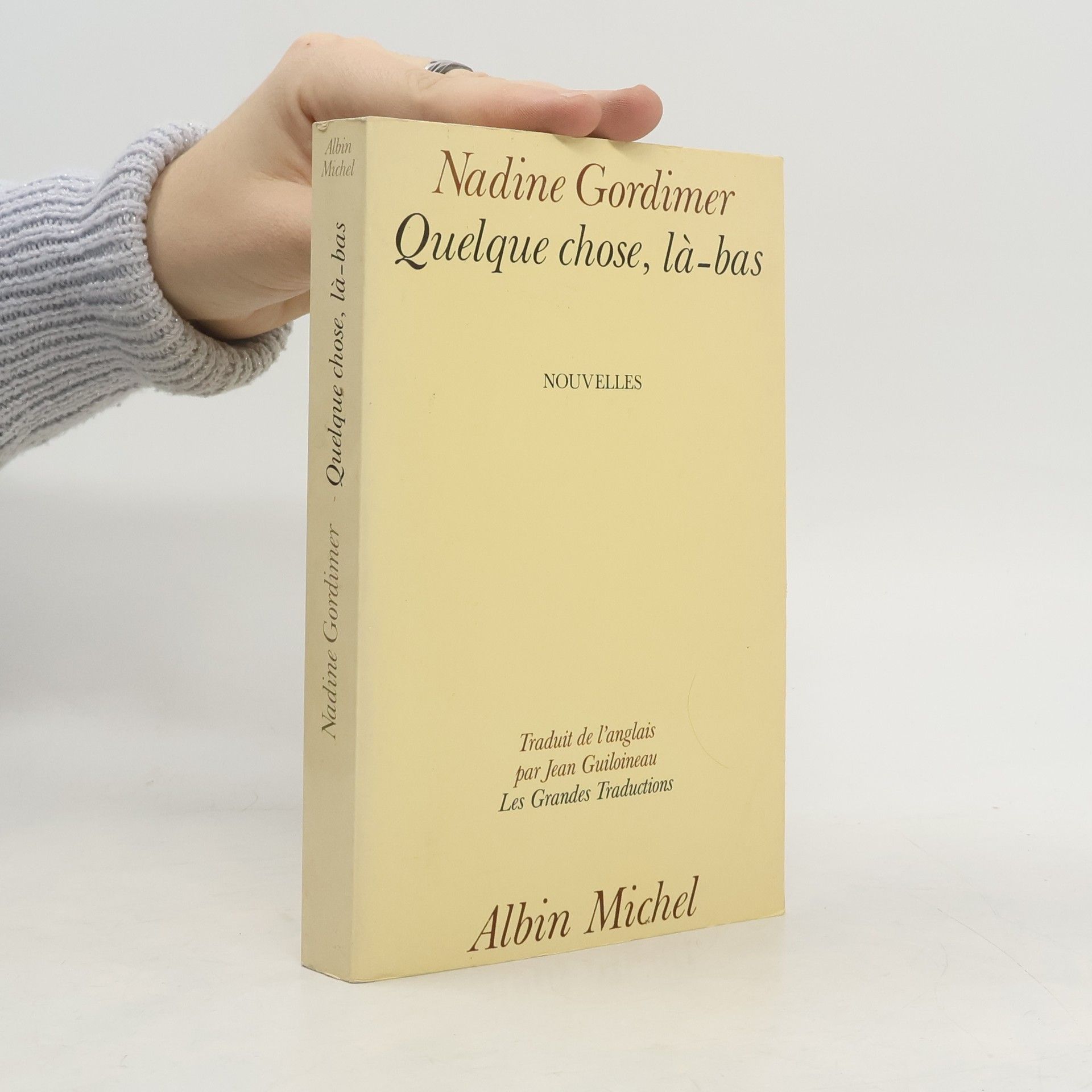 Quelque chose, là-bas