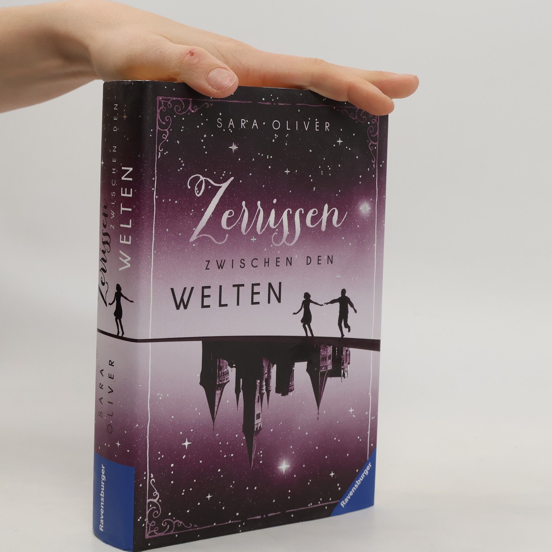 Sara Oliver Zerrissen zwischen den Welten