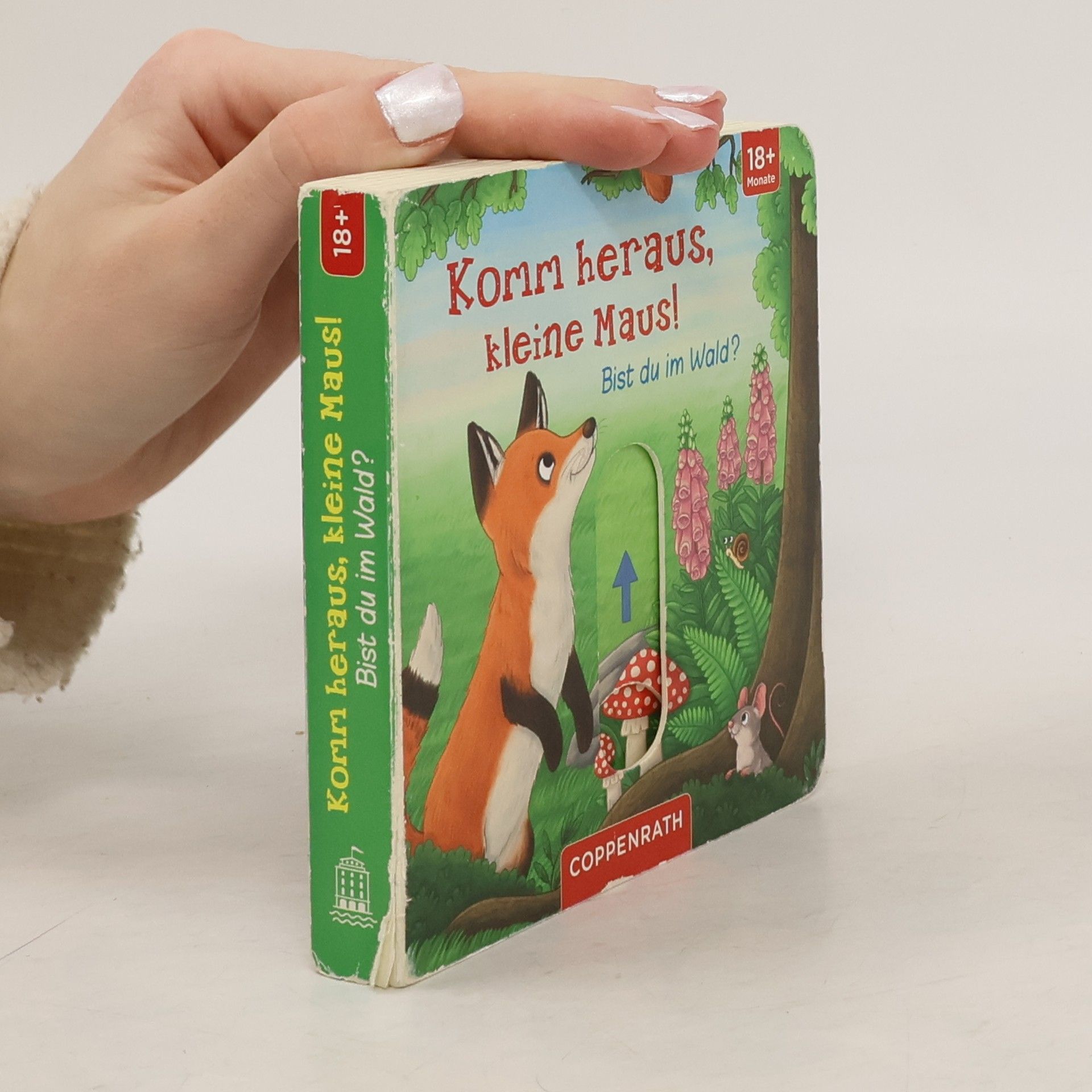 Komm heraus, kleine Maus! Bist du im Wald?