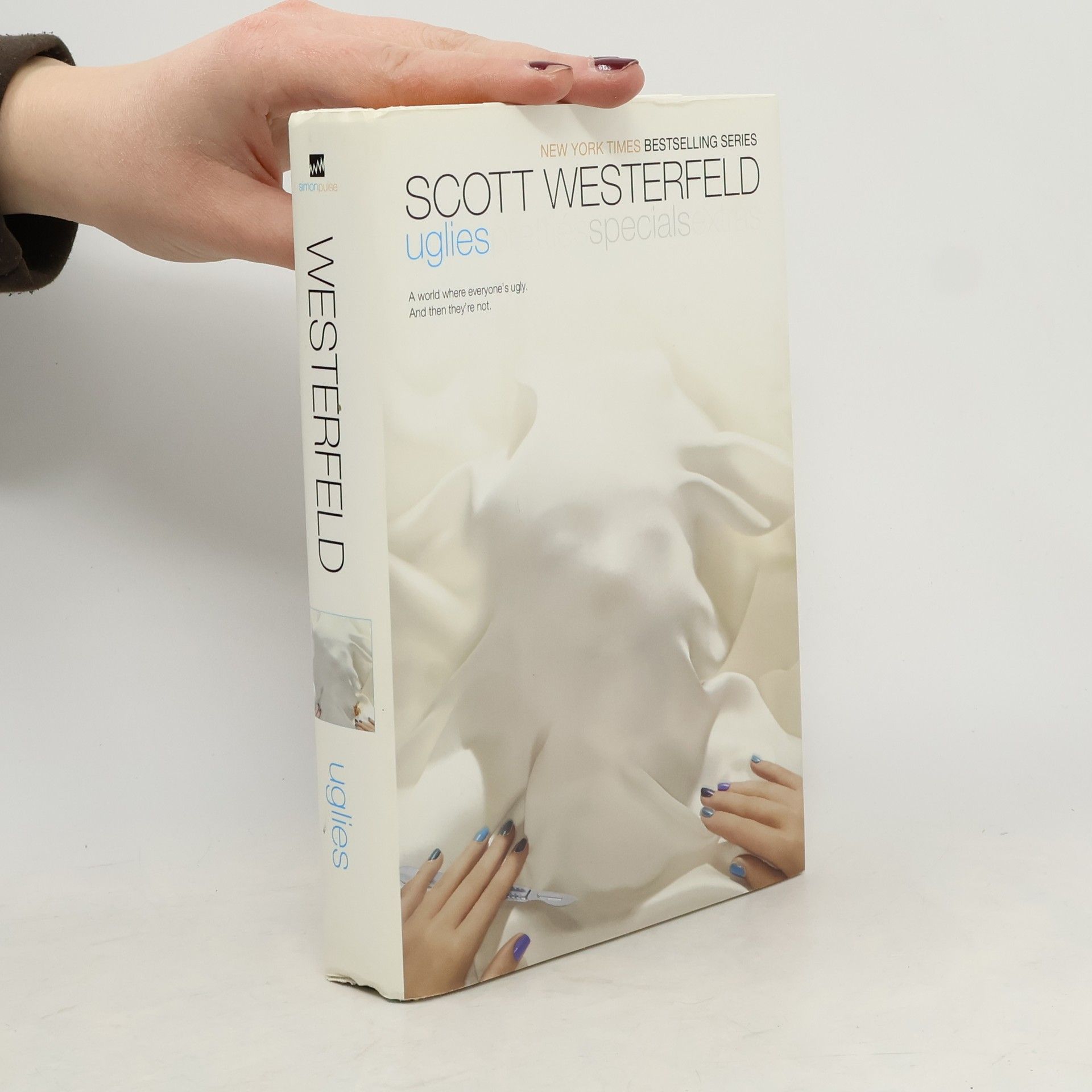 Scott Westerfeld Uglies