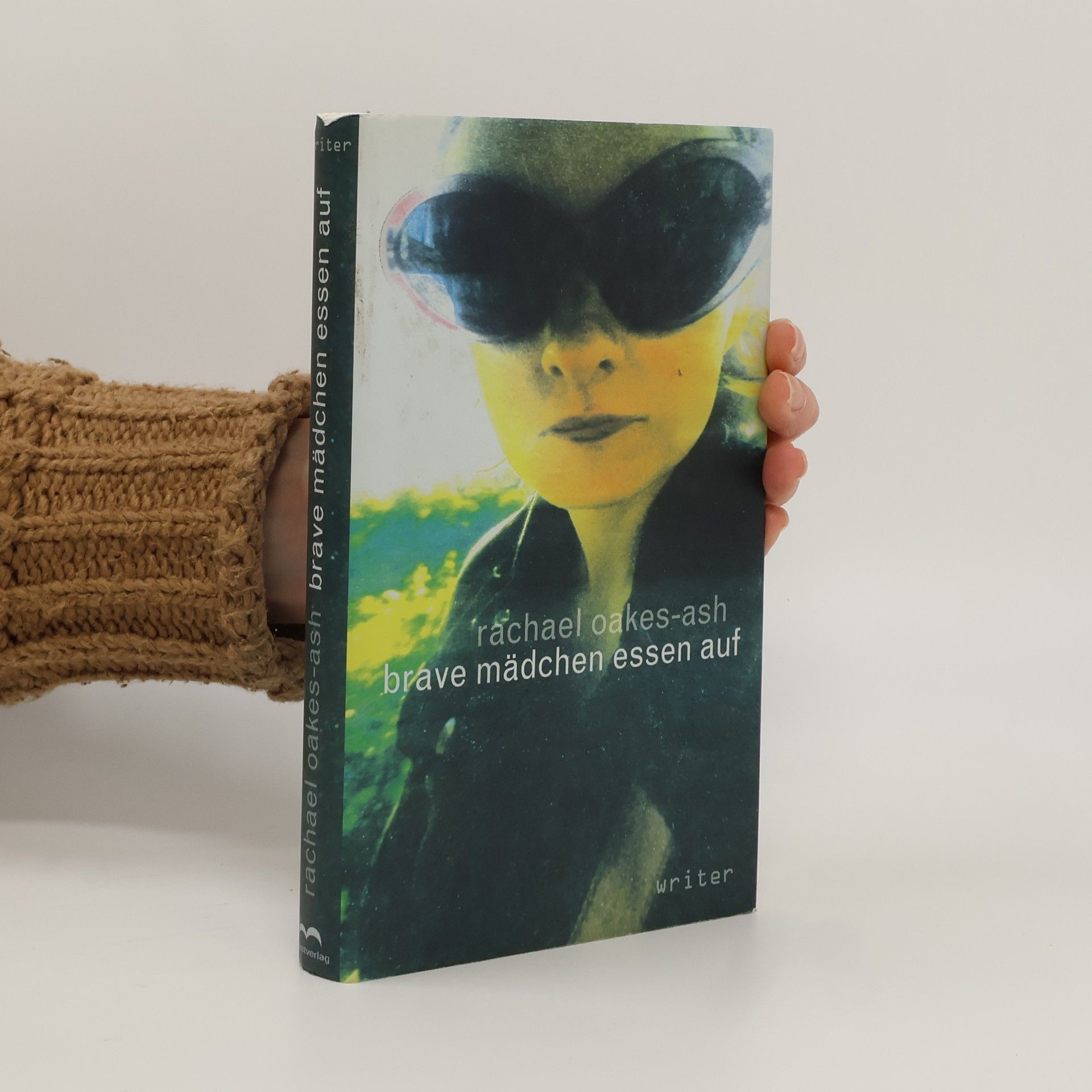 Brave Mädchen essen auf