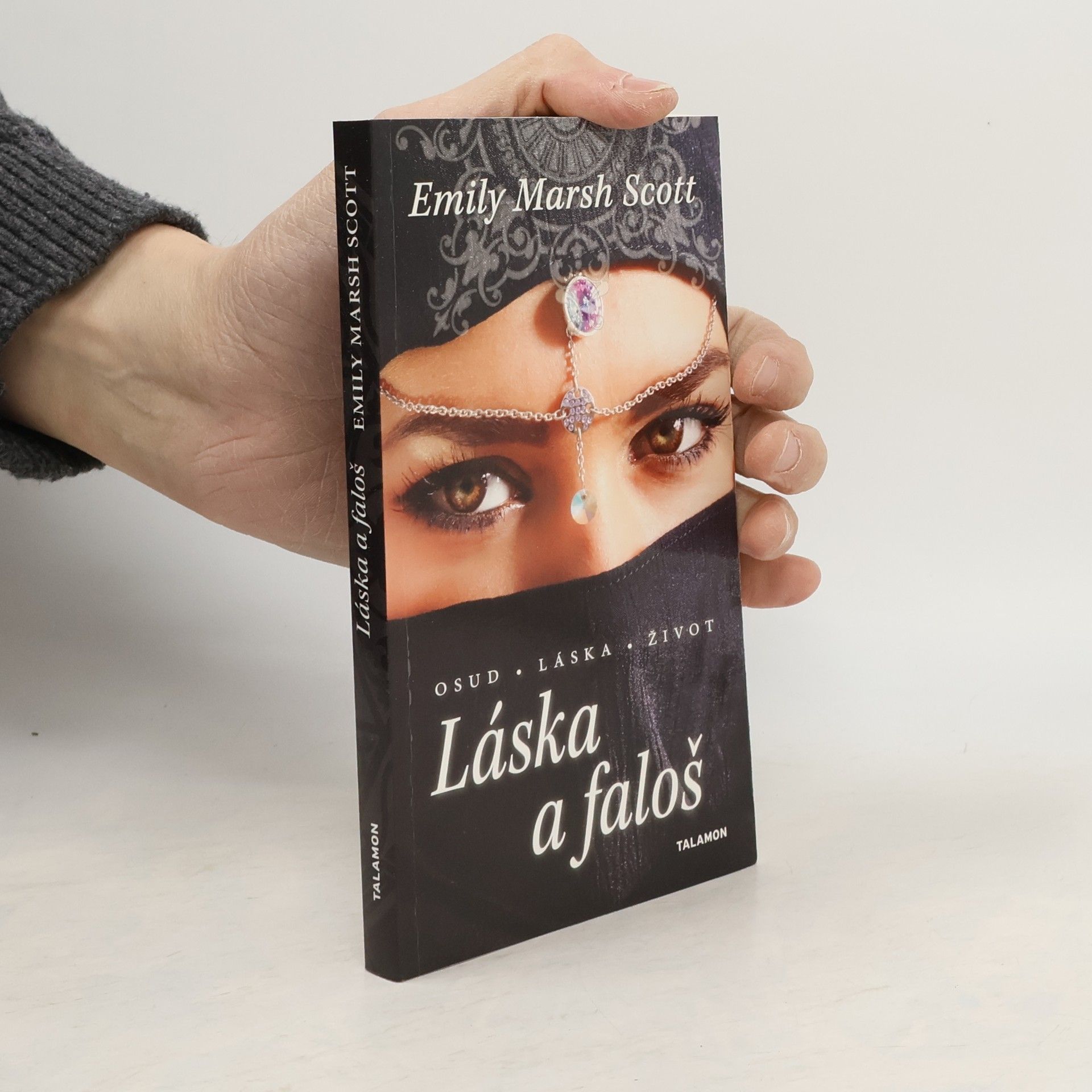 Emily Marsh Scott Láska a faloš