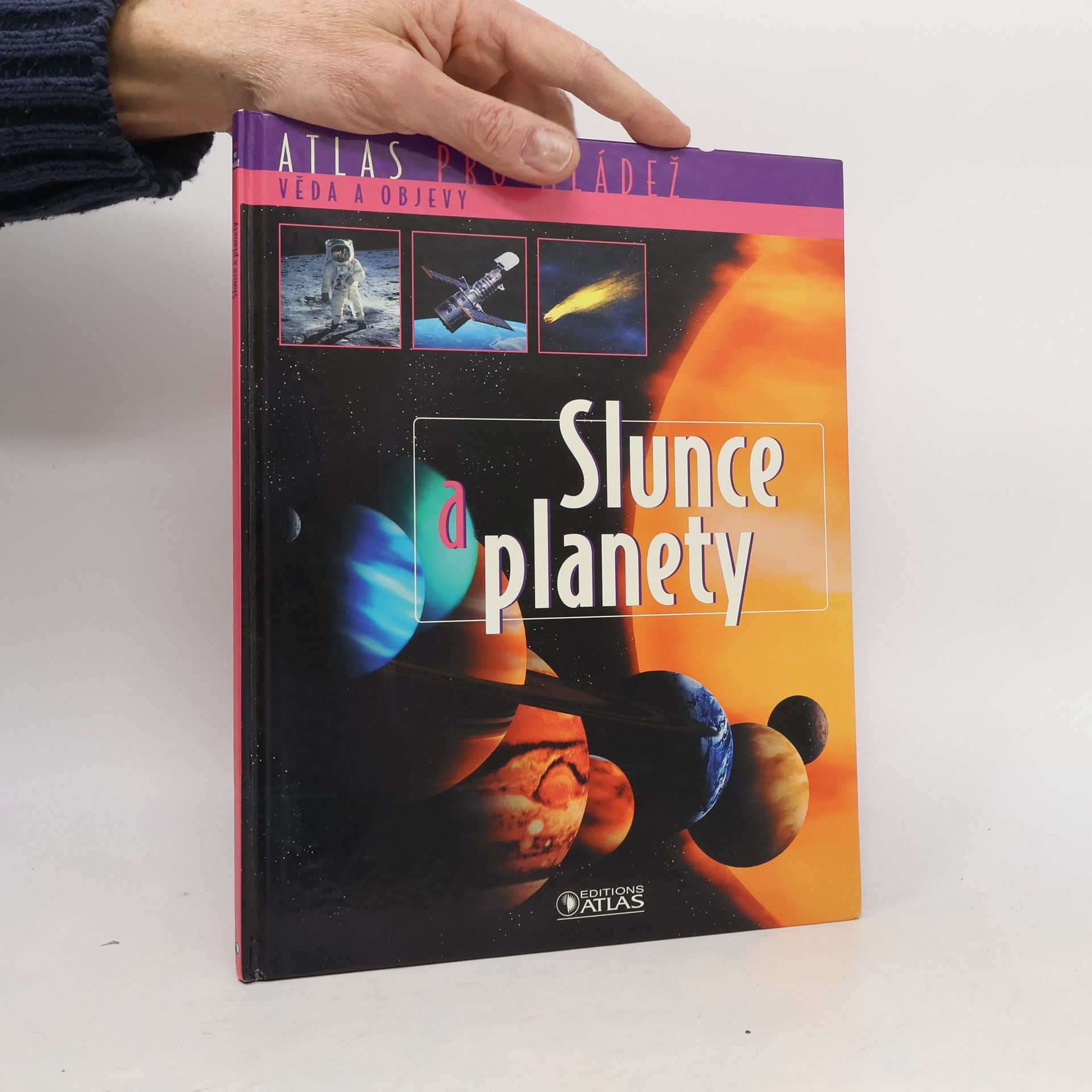 Various authors Slunce a planety. Atlas pro mládež