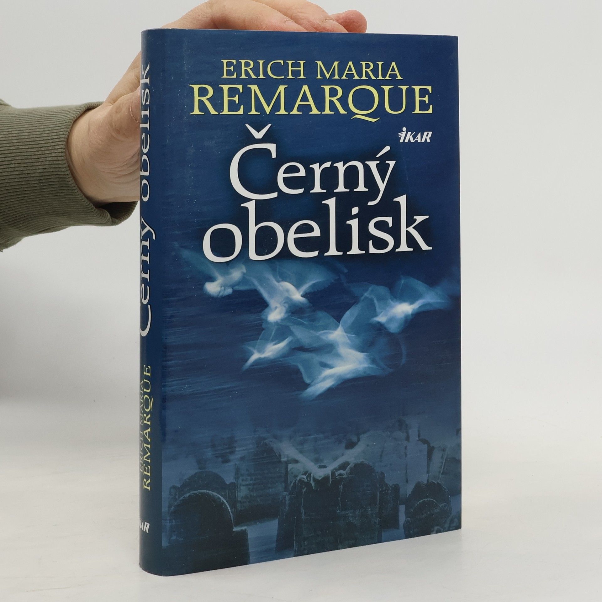 Erich Maria Remarque Černý obelisk