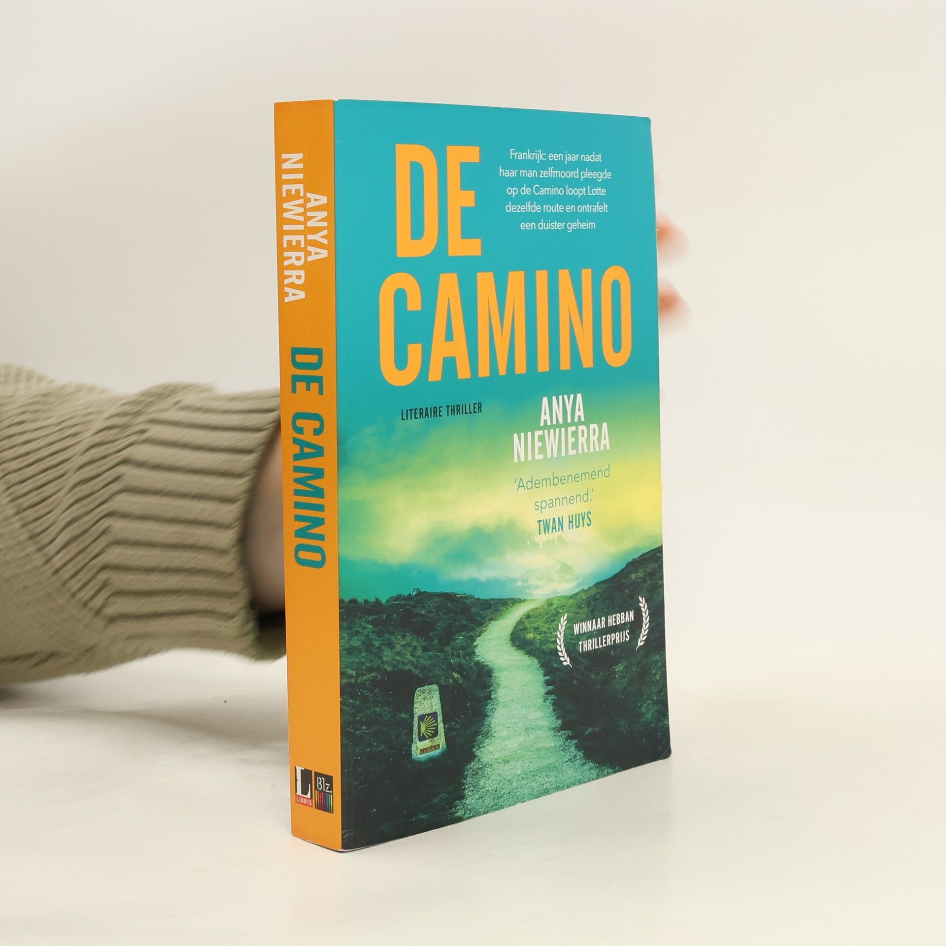 Anya Niewierra De Camino