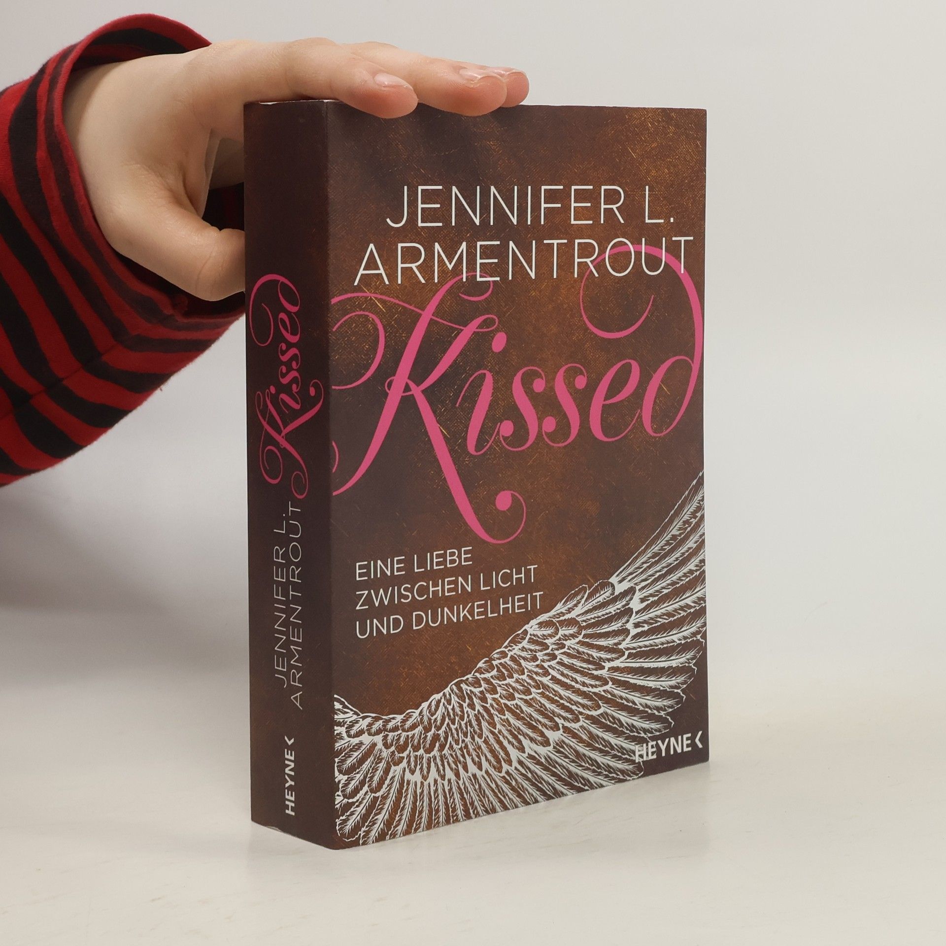 Jennifer L. Armentrout Kissed: Eine Liebe zwischen Licht und Dunkelheit